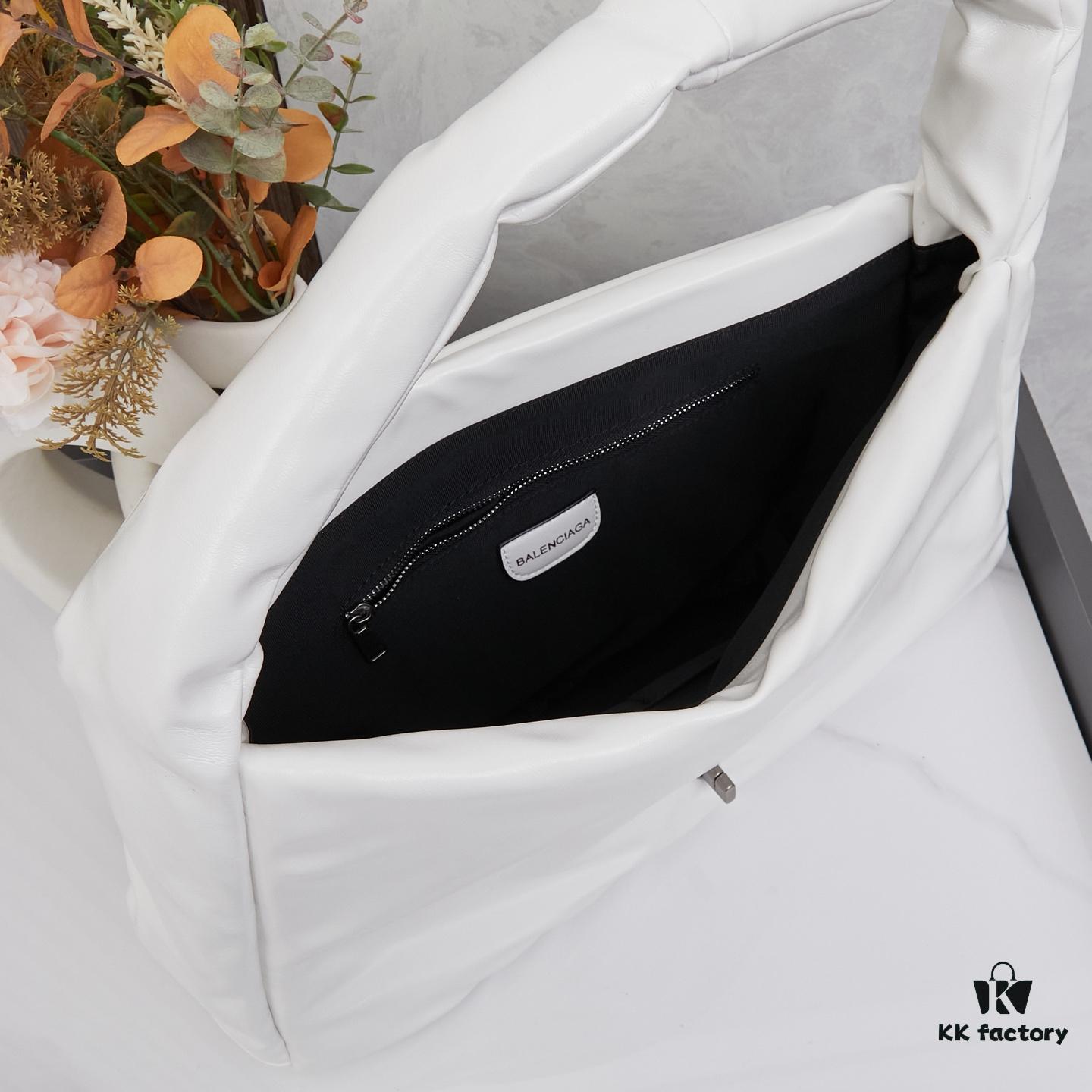 6930dd7e6e68136f4d9b1dee Oversized Balenciaga Monaco Tote Shoulder Bag