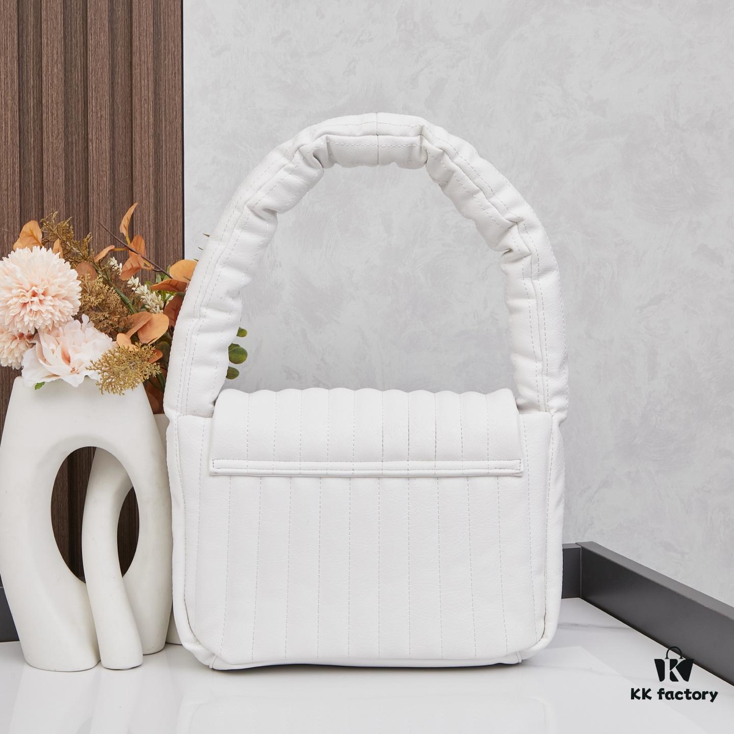 6930dd7f6e68136f4d9b1df2 Small Size BALENCIAGA MONACO Handheld Shoulder Bag