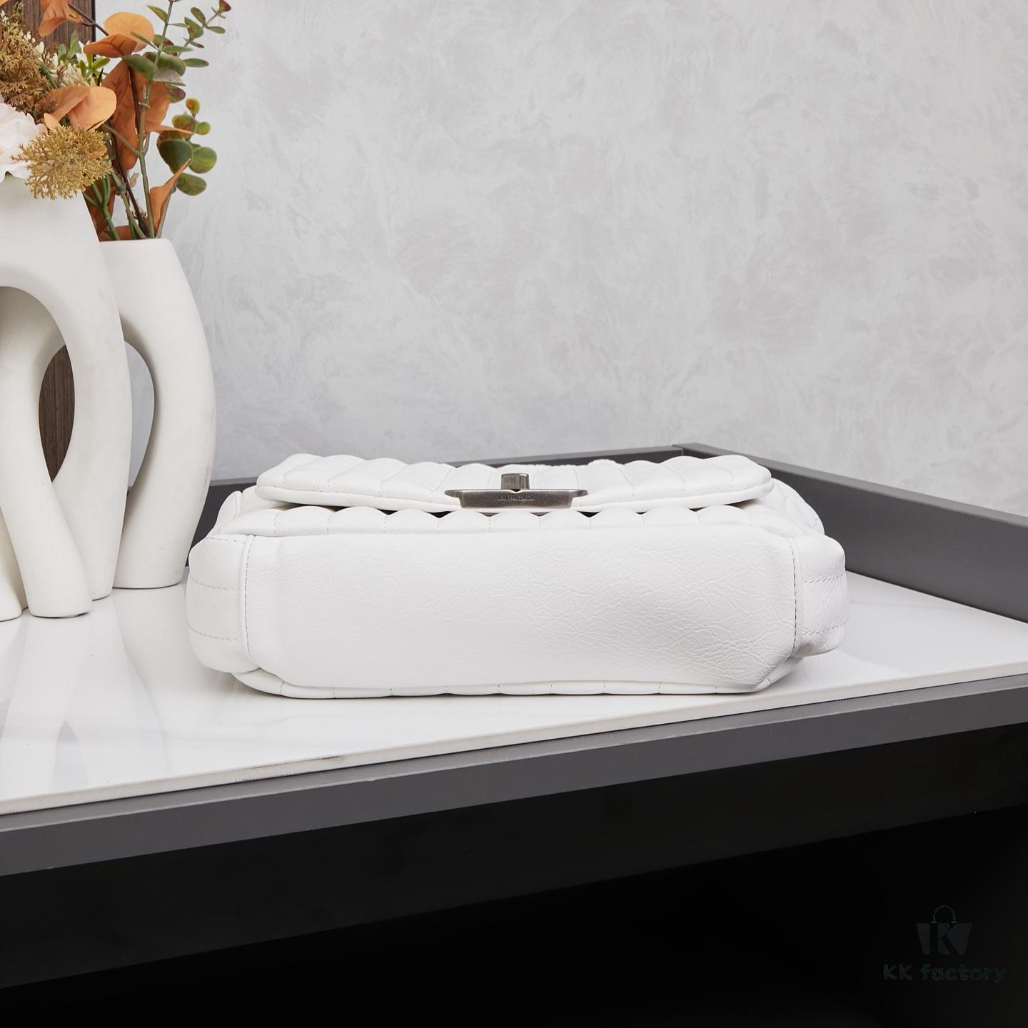 6930dd7f6e68136f4d9b1df4 Small Size BALENCIAGA MONACO Handheld Shoulder Bag
