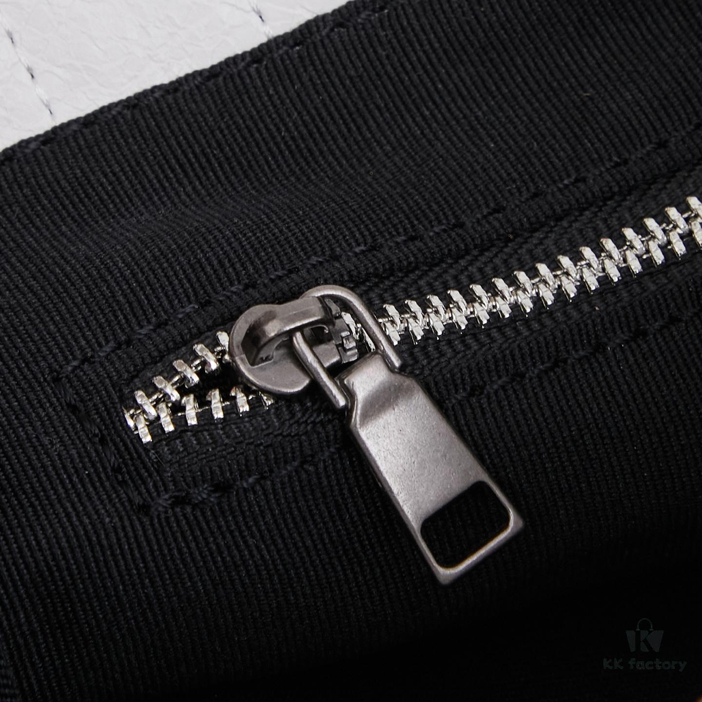 6930dd836e68136f4d9b1df7 Small Size BALENCIAGA MONACO Handheld Shoulder Bag