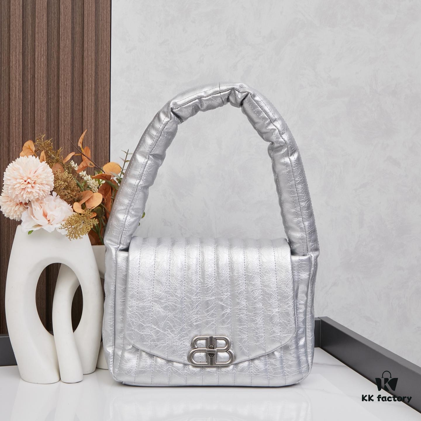 6930dd8b6e68136f4d9b1e01 Small Size BALENCIAGA MONACO Handheld Shoulder Bag