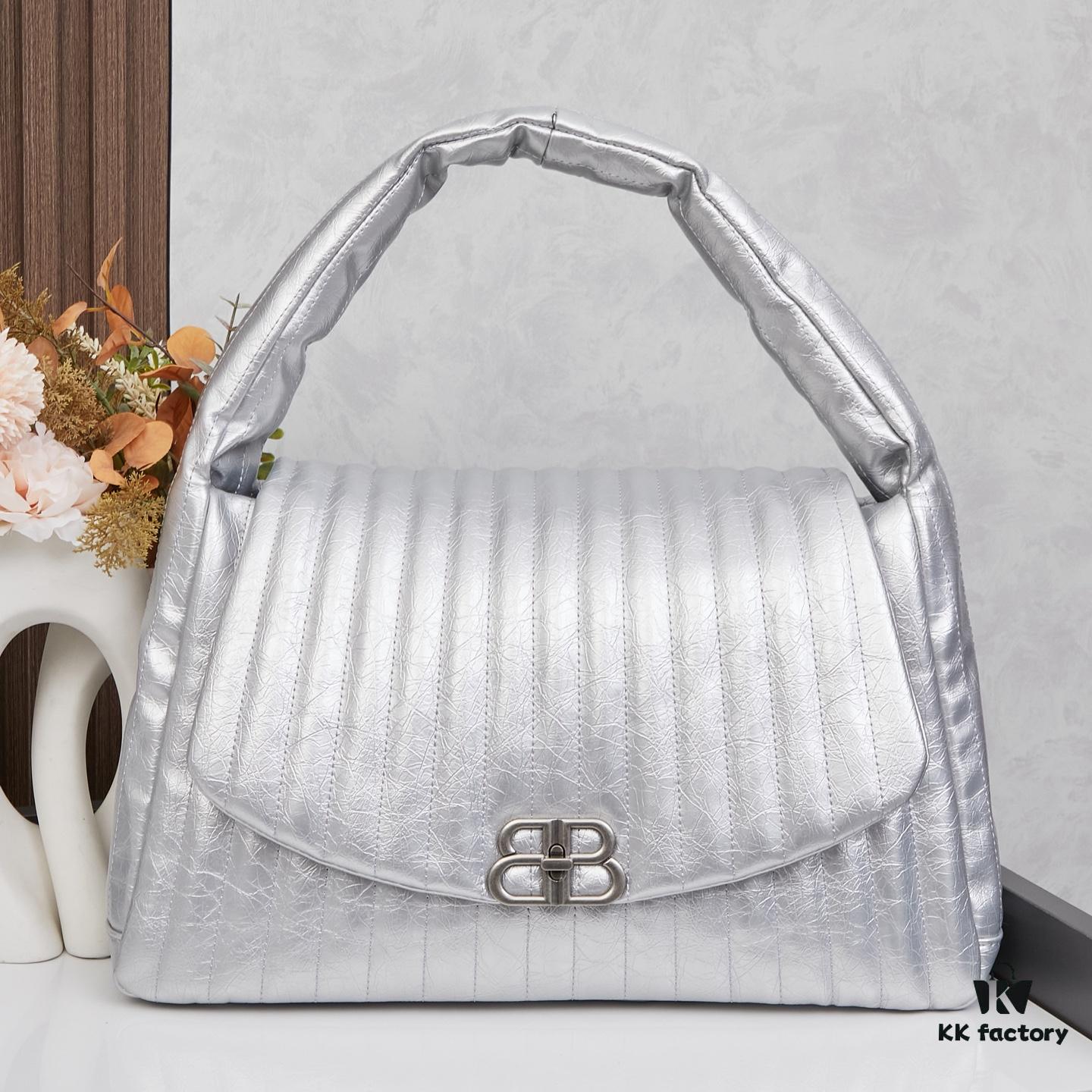 6930dd956e68136f4d9b1e0c Large BALENCIAGA MONACO Handheld Shoulder Bag