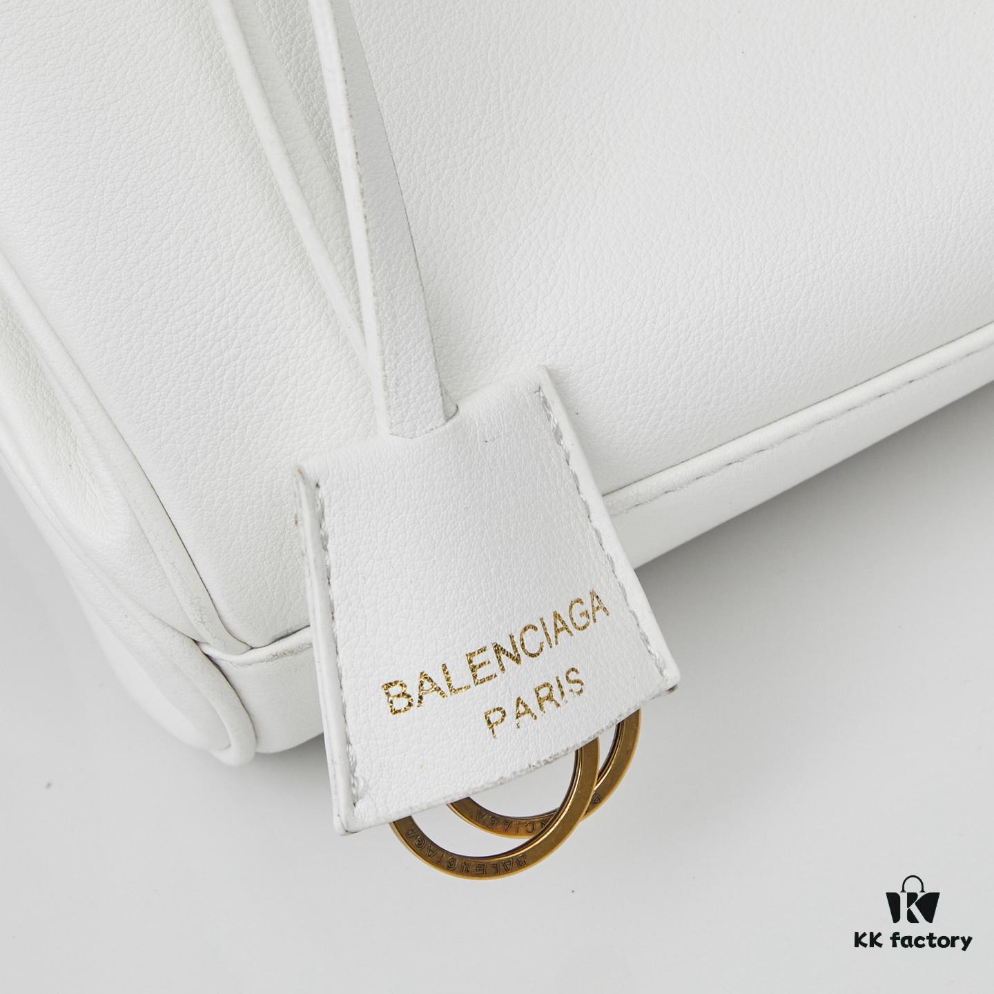 6930dec06e68136f4d9b1f61 Small Smooth Calfskin Rodeo Bag by BALENCIAGA Paris – Includes Box