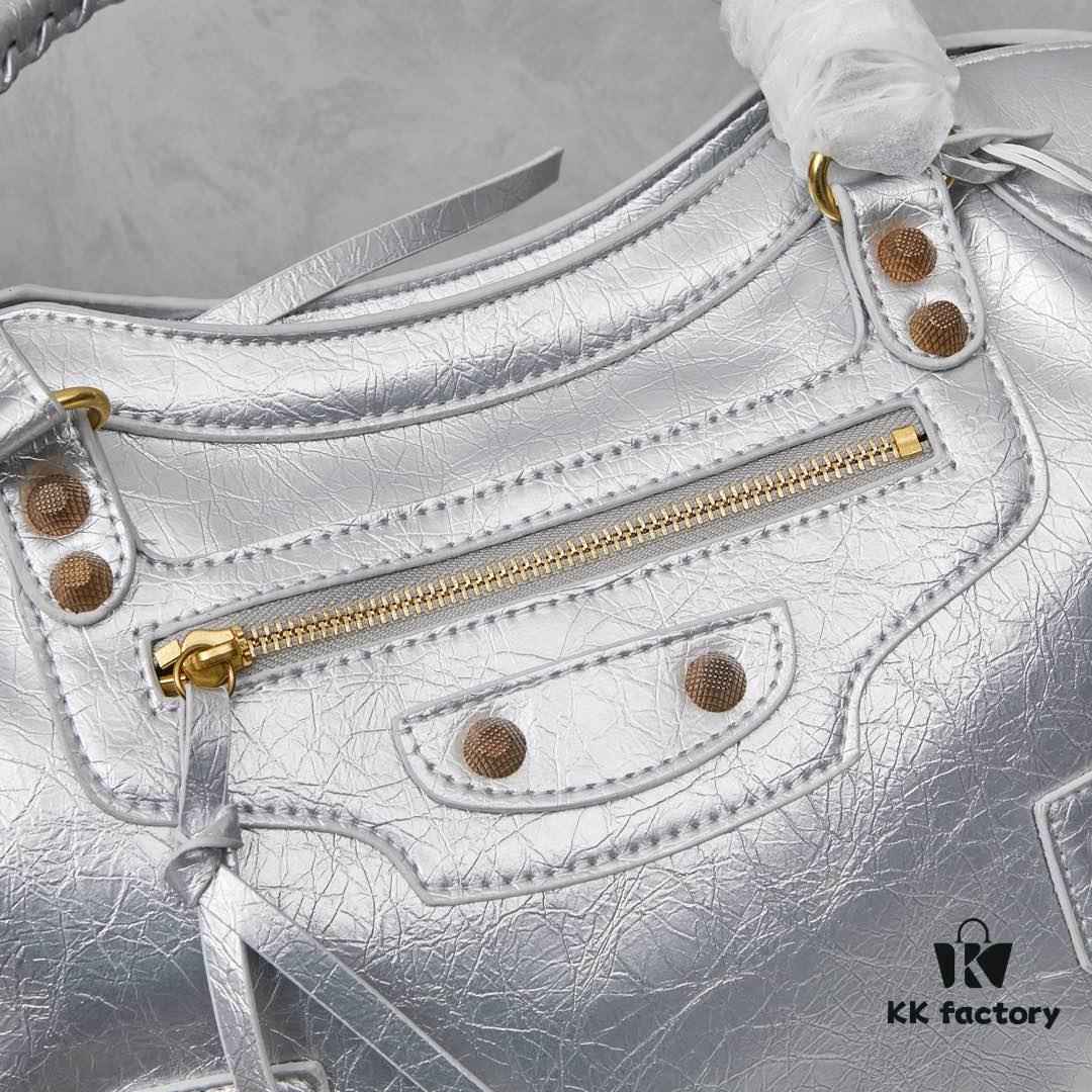 6930df206e68136f4d9b1fd6 Balenciaga Motorcycle Bag Medium with Gold Buckle 💰 Includes Box