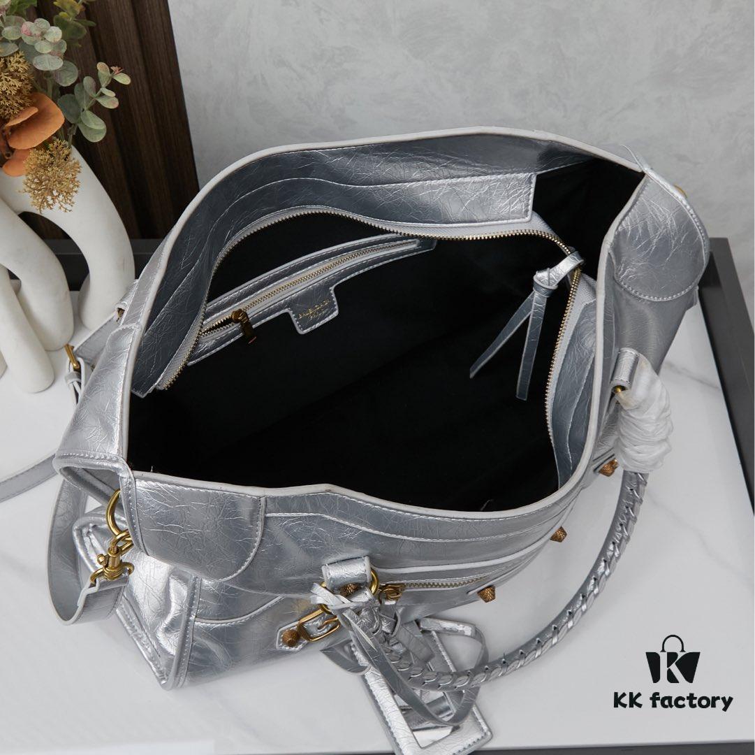 6930df286e68136f4d9b1fe4 Large Gold Buckle BALENCIAGA Motorcycle Bag with Box