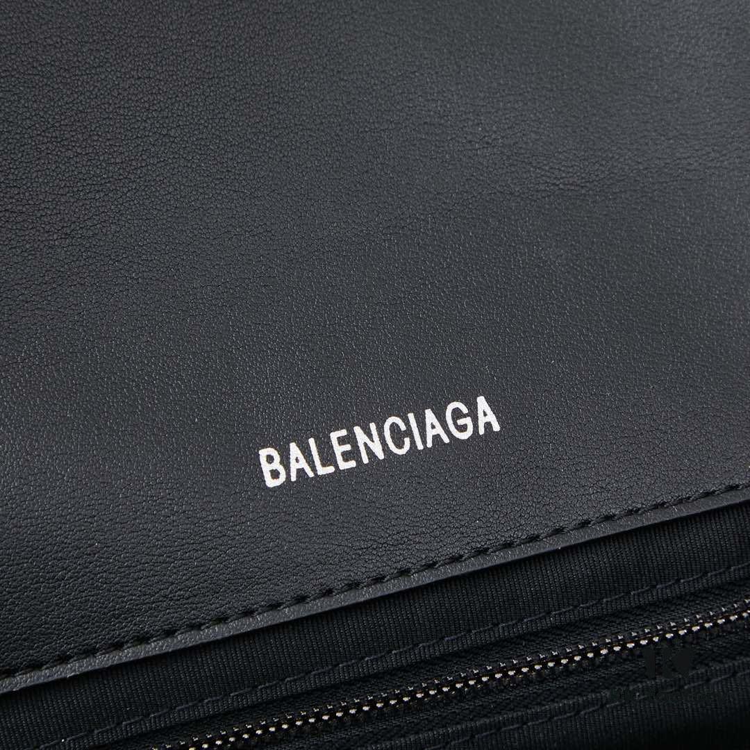 6930df346e68136f4d9b1ff4 Large Silver Buckle Bag (with Box) Balenciaga Latest Long Handle Hourglass Tote