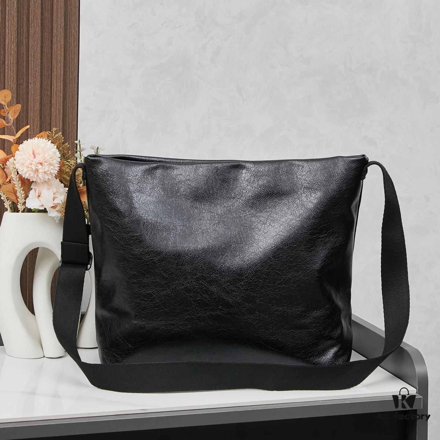 6930dfd16e68136f4d9b20f4 Balenciaga Monaco Medium Hobo Bag