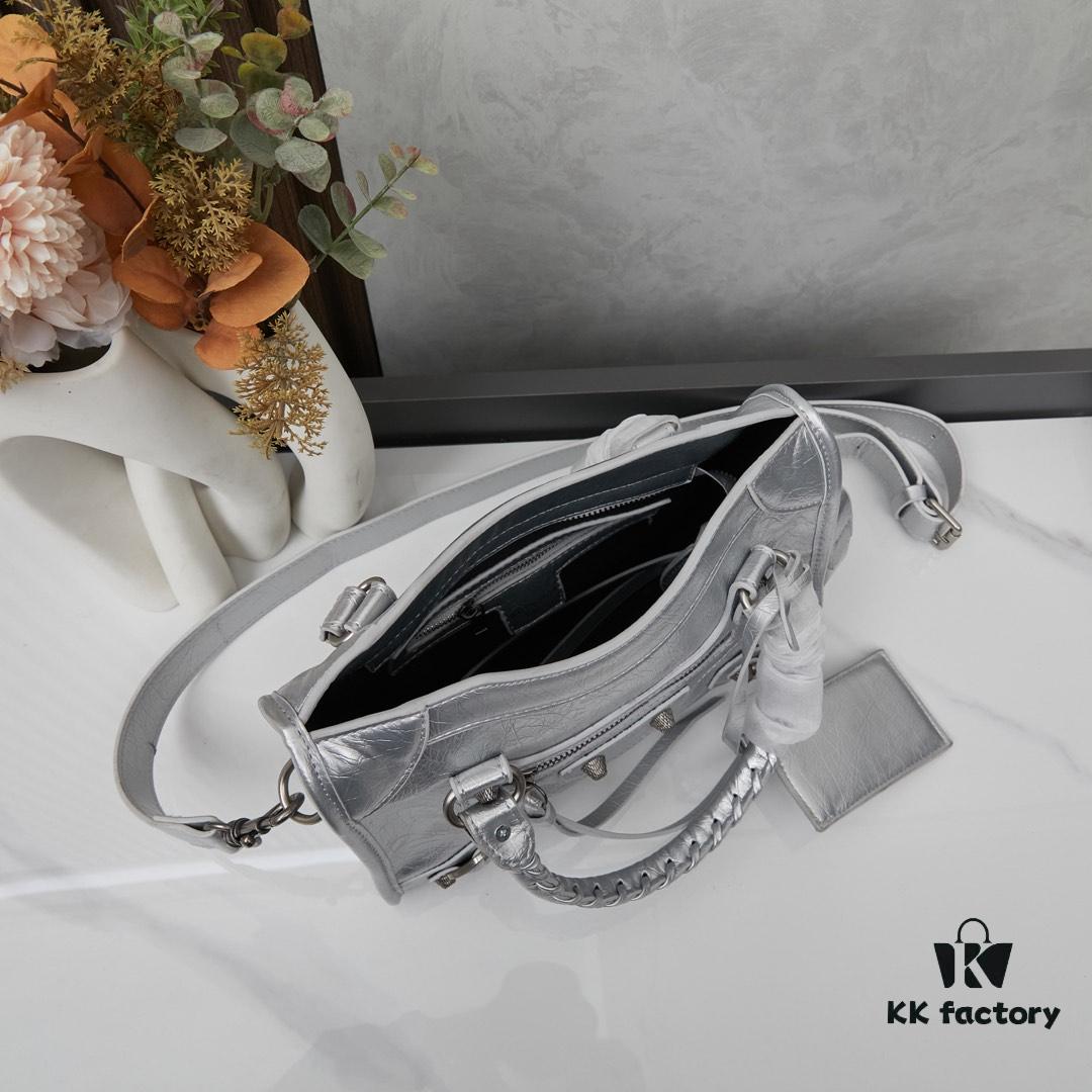 6930e03b6e68136f4d9b2181 Small Silver-Clasp Balenciaga Motorcycle Bag with Box