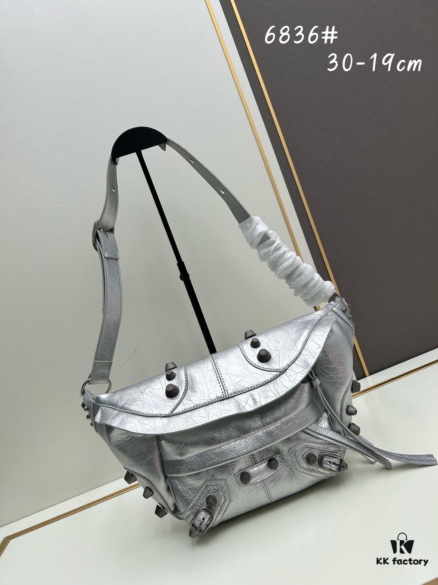 6930e0ed6e68136f4d9b2278 Balenciaga LE CAGOLE MEDIUM BLACK GOAT LEATHER WAIST BAG WITH BOX