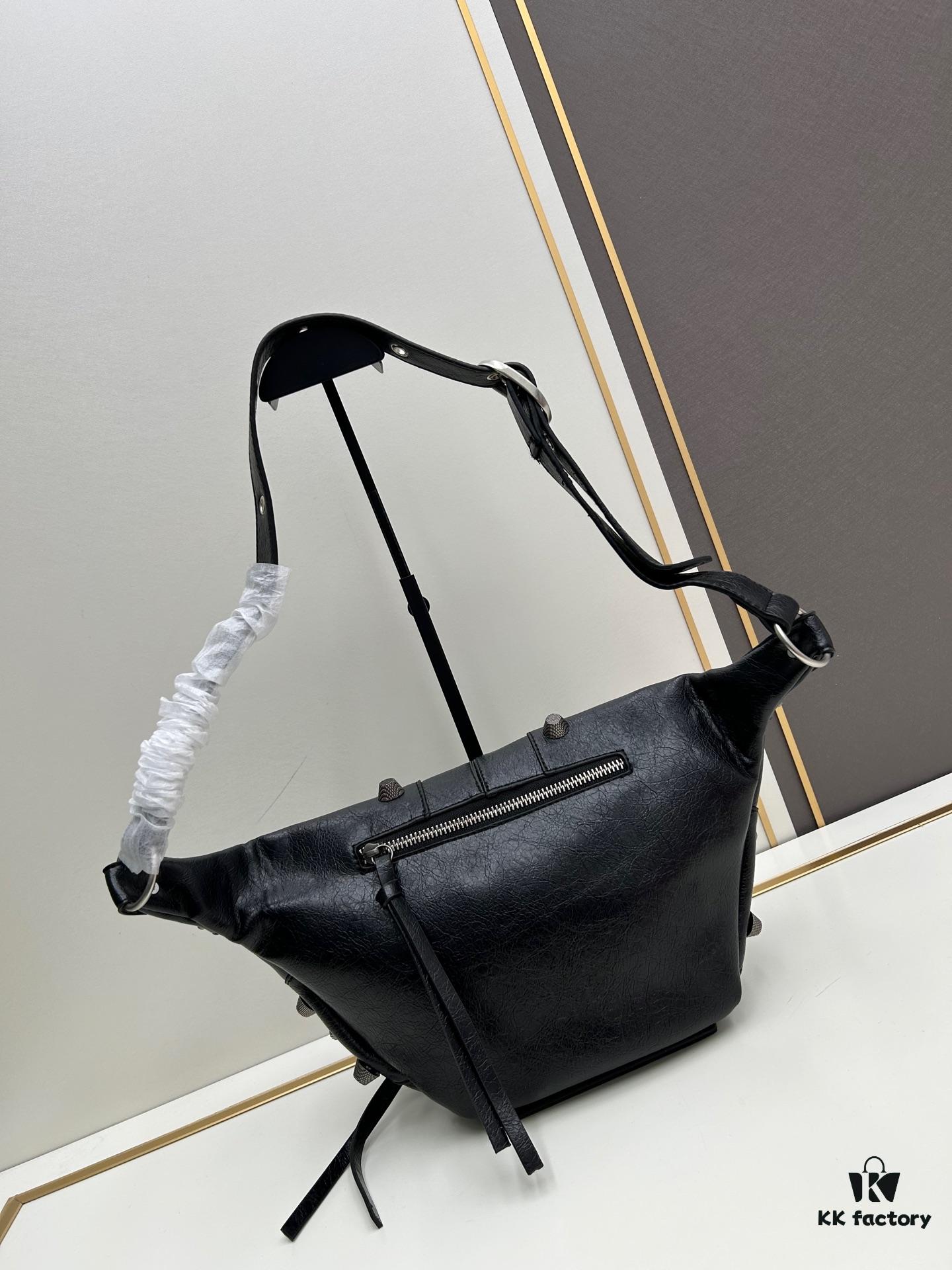 6930e0ef6e68136f4d9b227b Balenciaga LE CAGOLE ||| LE CAGOLE MEN Medium Waist Bag in Black Fine-Grain Lambskin