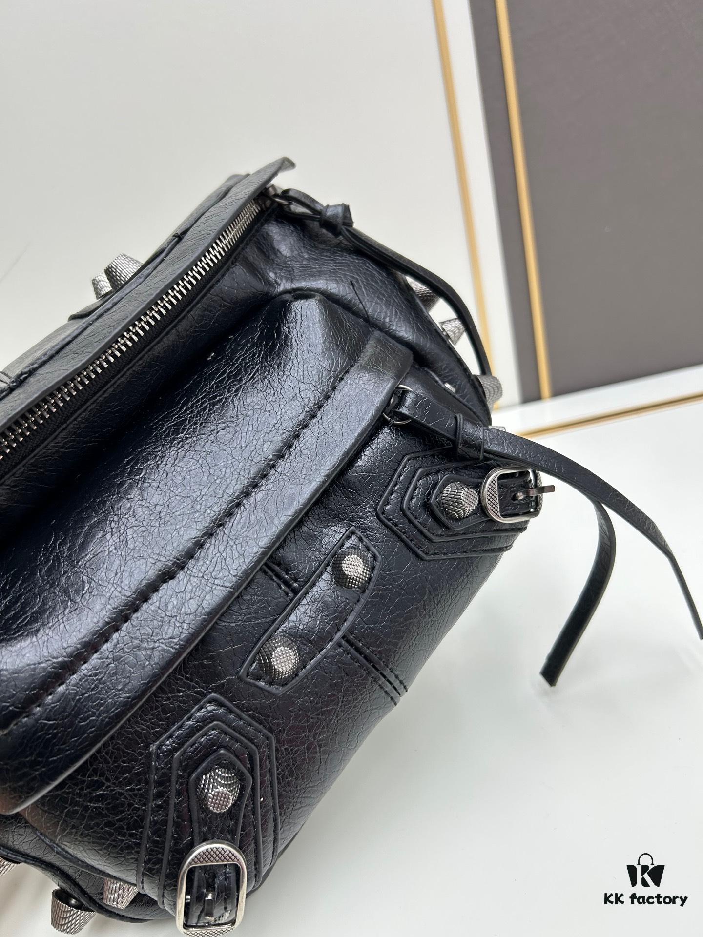 6930e0f56e68136f4d9b2284 Balenciaga LE CAGOLE ||| LE CAGOLE MEN Medium Waist Bag in Black Fine-Grain Lambskin