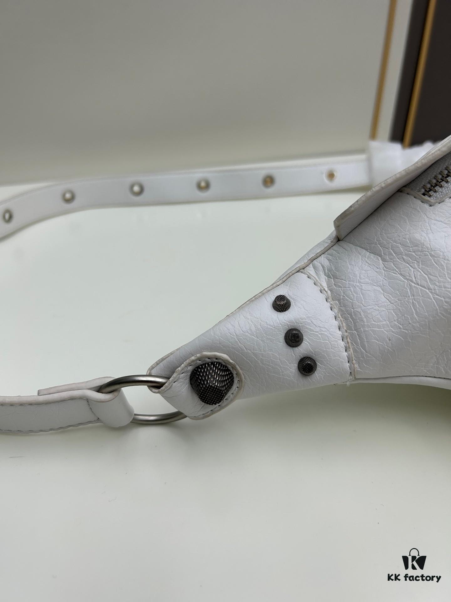 6930e0f66e68136f4d9b2286 Balenciaga LE CAGOLE ||| LE CAGOLE MEN Medium Black Grained Lamb Leather Belt Bag
