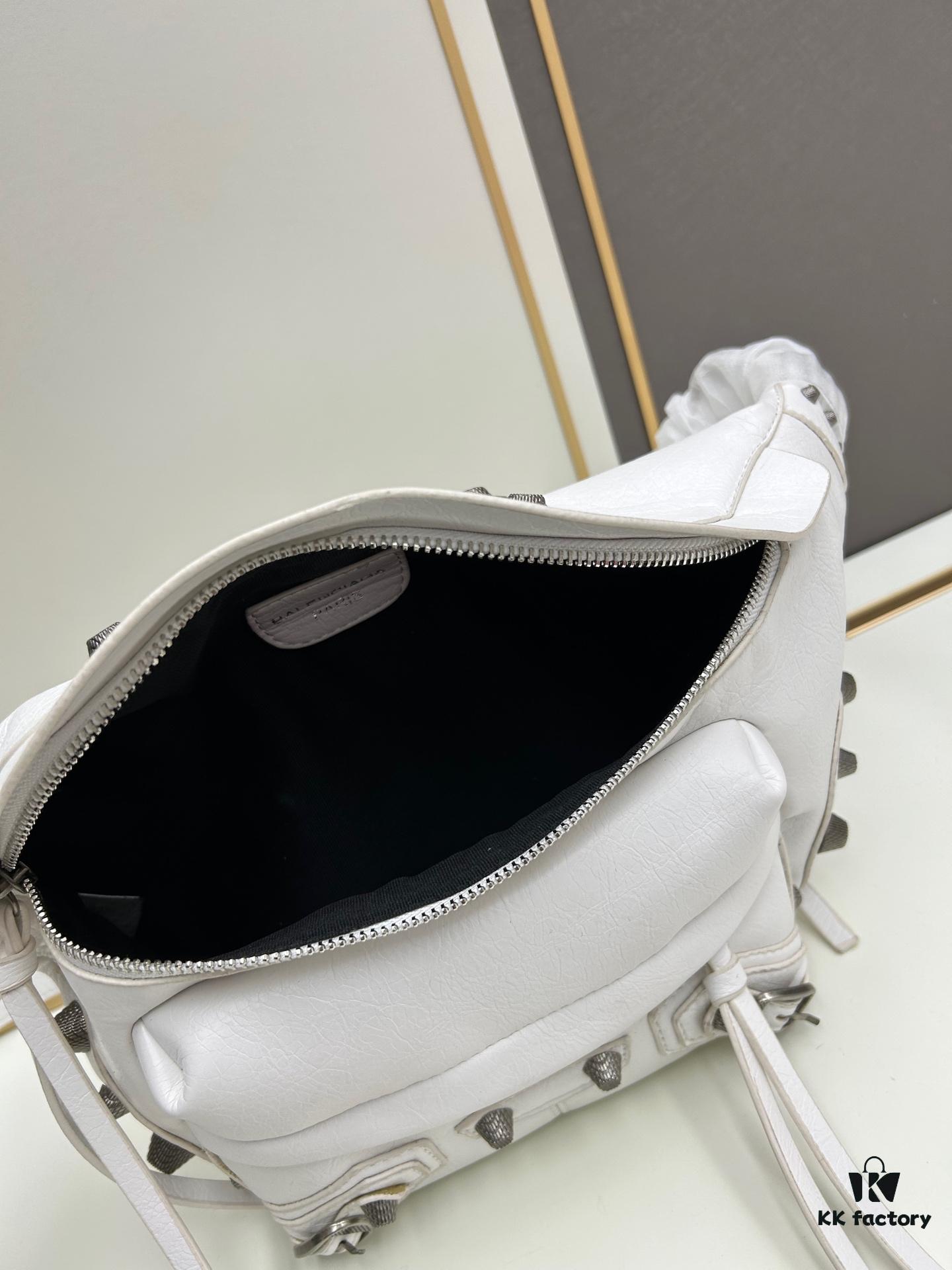 6930e0f66e68136f4d9b2287 Balenciaga LE CAGOLE ||| LE CAGOLE MEN Medium Black Grained Lamb Leather Belt Bag
