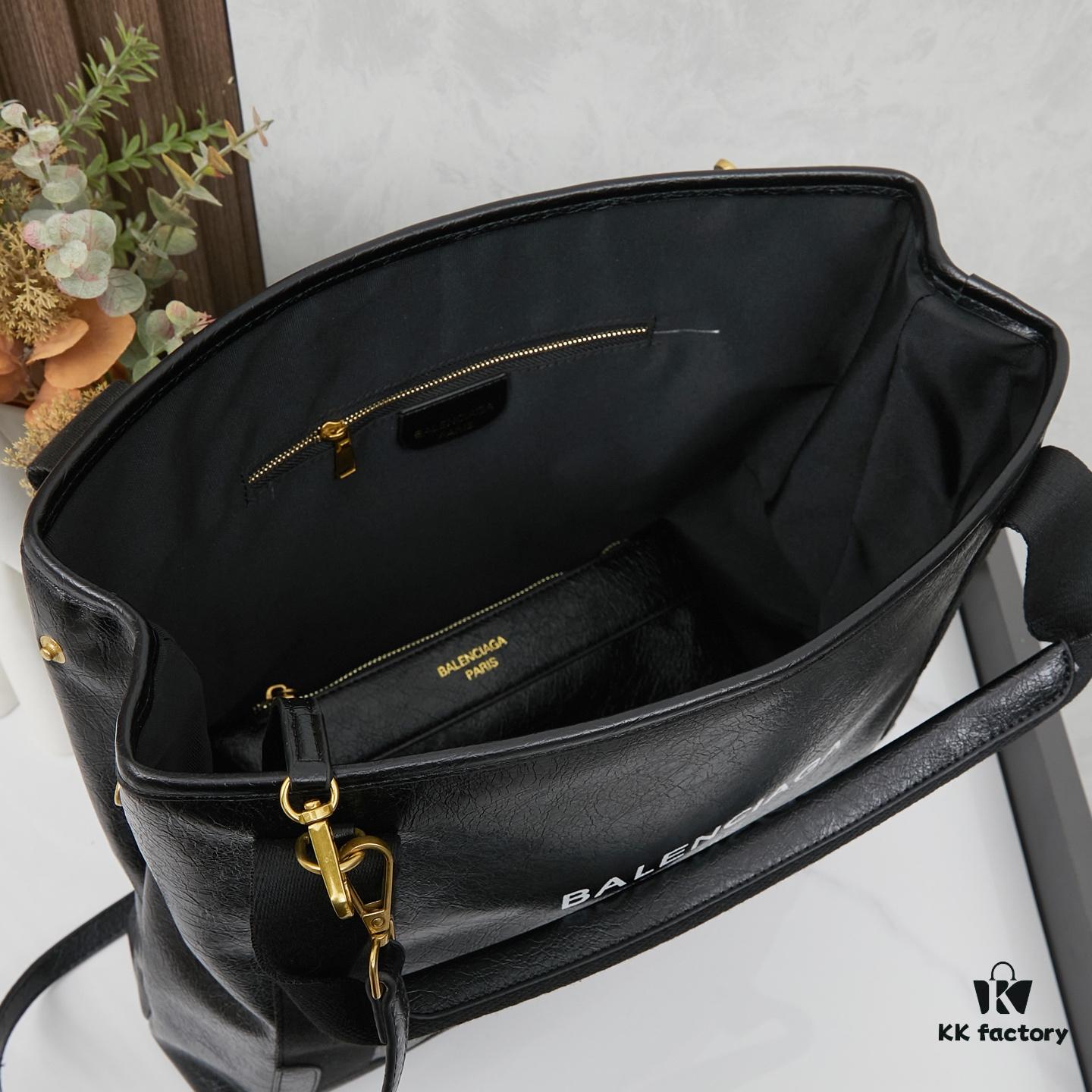 6930e1646e68136f4d9b230c Large BALENCIAGA Cabas S Tote Bag