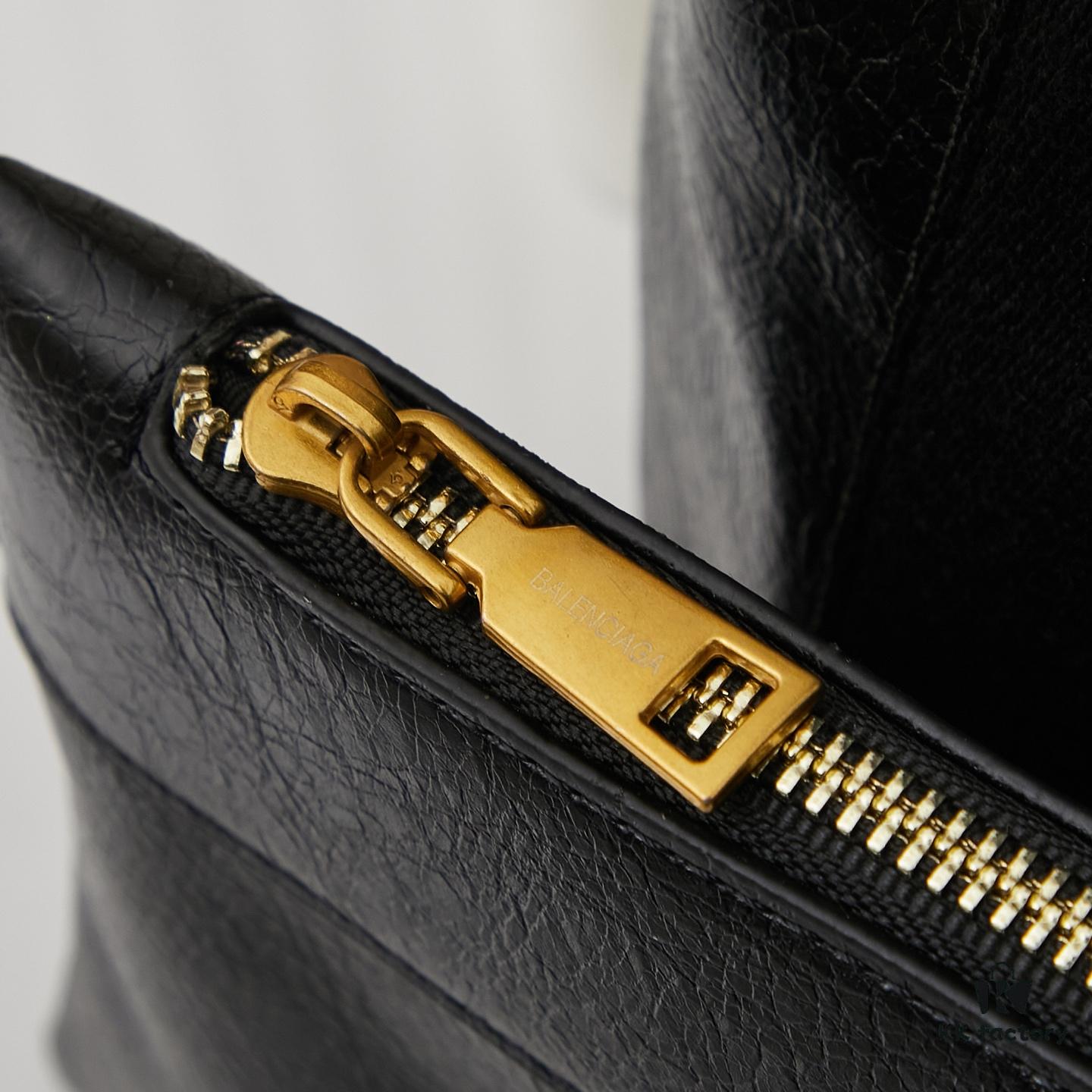 6930e16b6e68136f4d9b2314 Large BALENCIAGA Cabas S Tote Bag