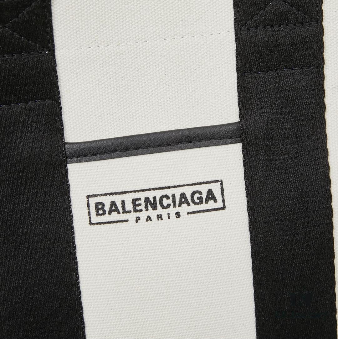6930e1706e68136f4d9b231b Small Balenciaga Hardware Tote – A modern reinterpretation of the canvas bag originally developed for the Marine Corps