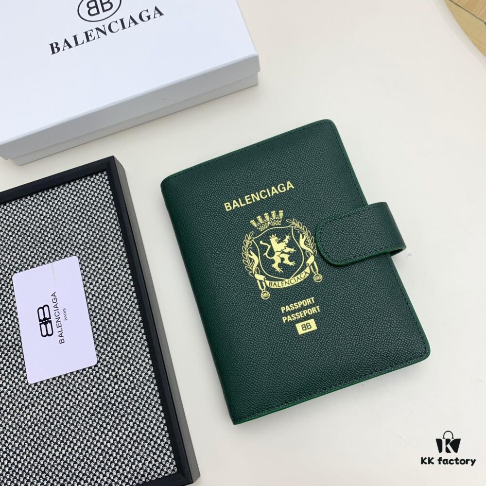 6930e1906e68136f4d9b2343 BALENCIAGA Notepad Secret Cabinet Style, Fine Smooth Material, Impeccable Craftsmanship with Built-in Card Slots and Dividers, Size 15x19x4cm