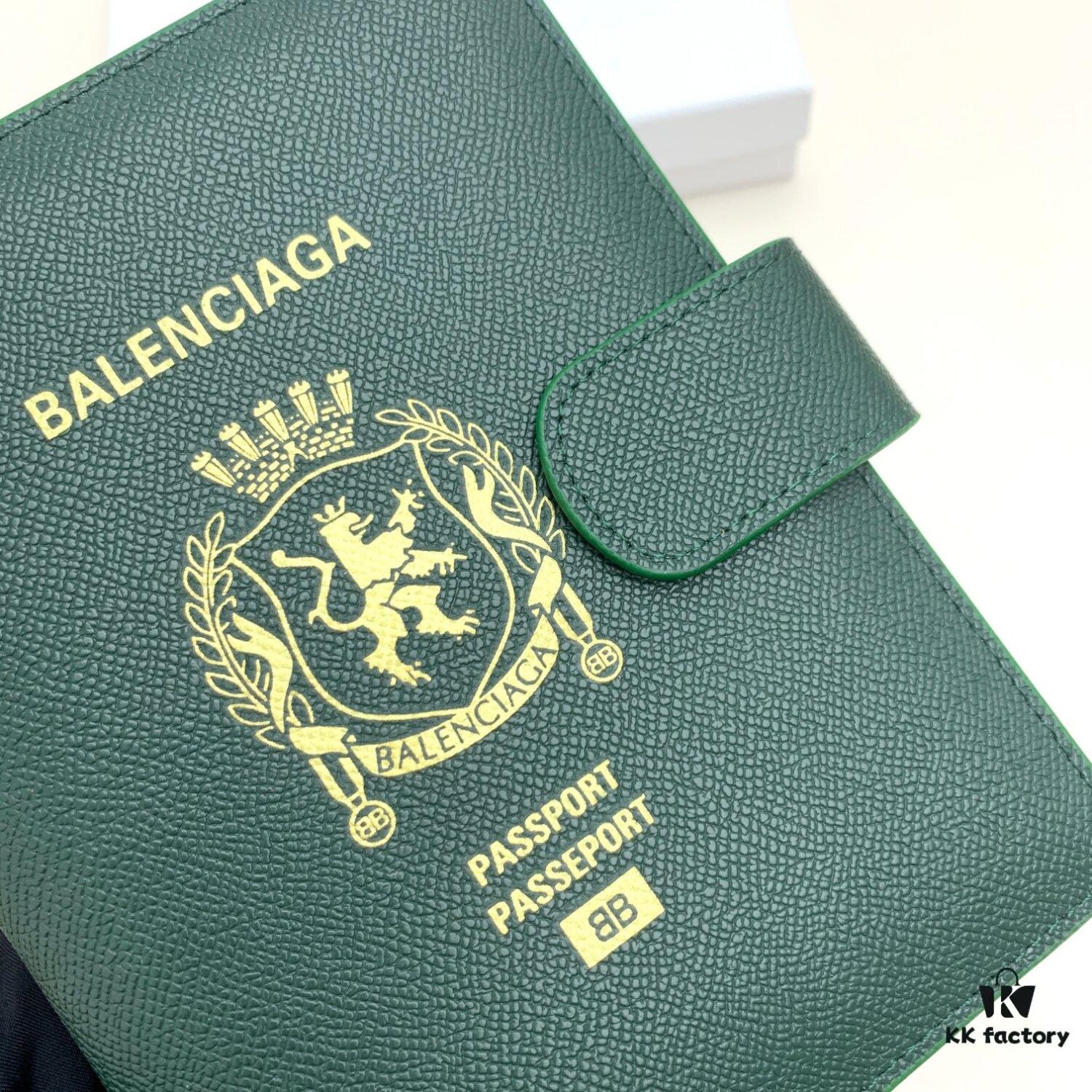 6930e1906e68136f4d9b2346 BALENCIAGA Notepad Secret Cabinet Style, Fine Smooth Material, Impeccable Craftsmanship with Built-in Card Slots and Dividers, Size 15x19x4cm