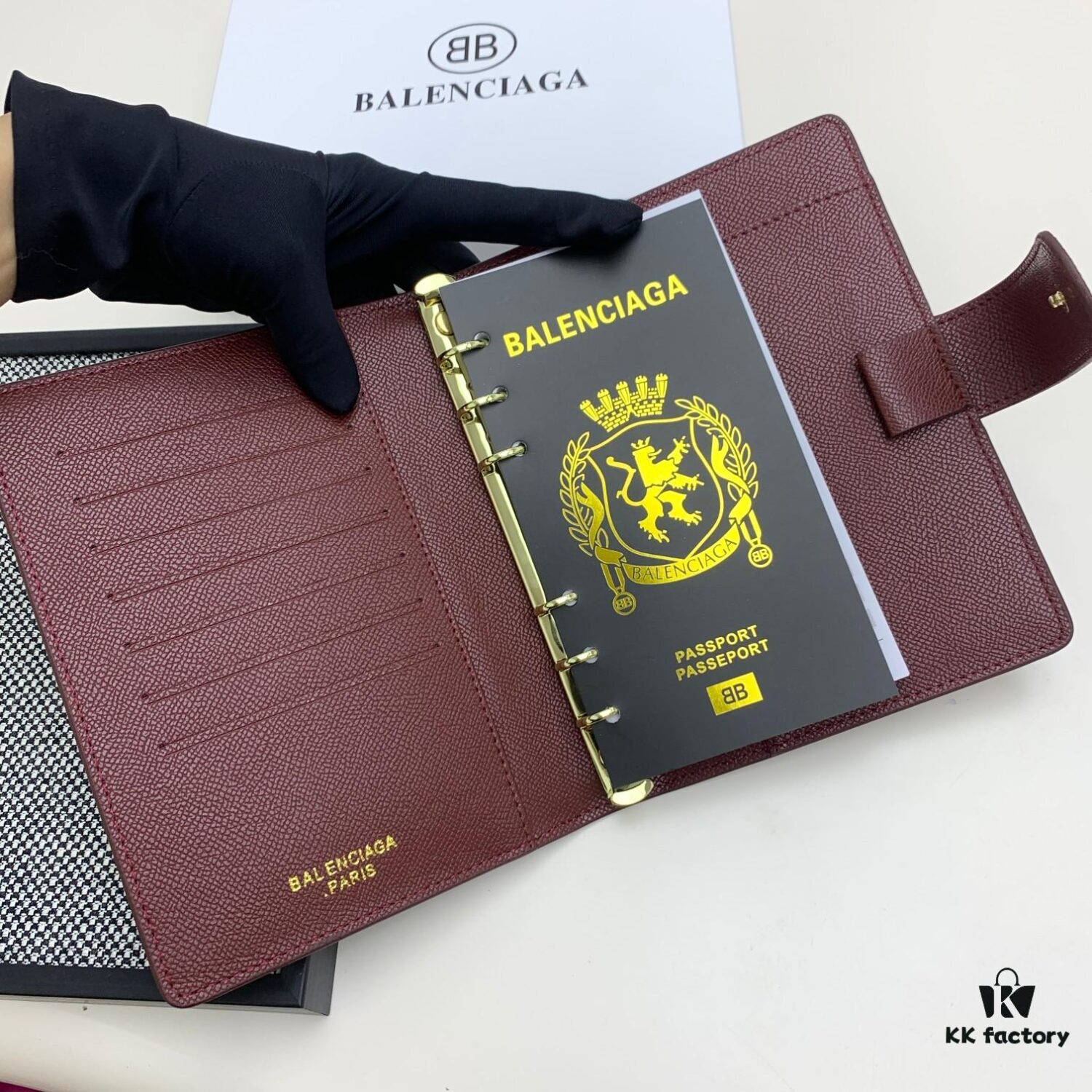 6930e19f6e68136f4d9b2356 BALENCIAGA Notepad ✉️ Boutique Edition, Exquisite Smooth Material, Impeccable Craftsmanship, Featuring Card Slots and Interior Compartments, Size 15x19x4cm