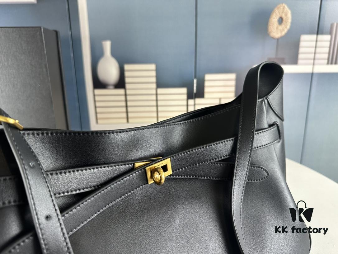 6930e1a66e68136f4d9b235d New Balenciaga Winter 24 Collection Re-see Shoulder Bucket Bag, Full-Grain Leather, Minimalist Luxury Design, Upcycled Motorcycle Glove Handbag with Keychain Closure, Effortlessly Chic Look