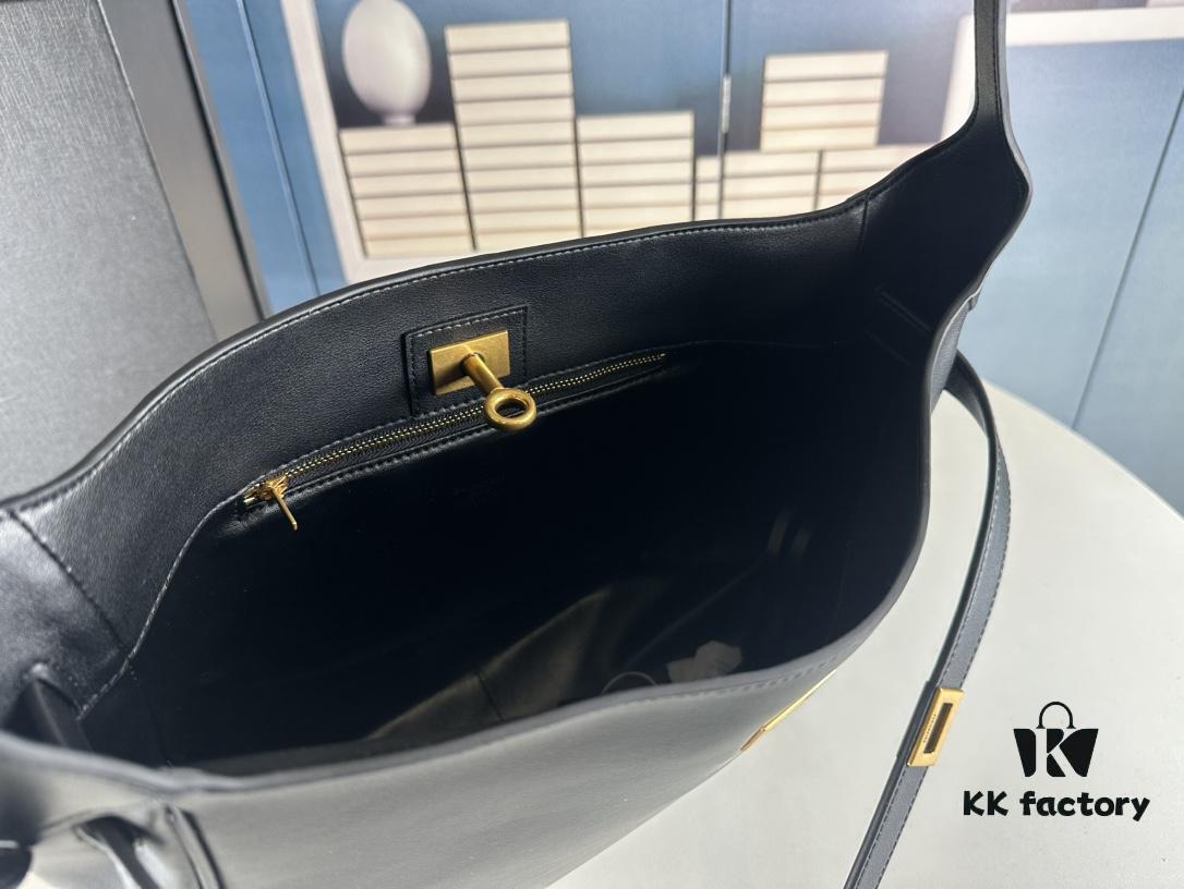 6930e1be6e68136f4d9b237c New BALENCIAGA Winter 24 Collection Re-See Shoulder Bucket Bag, Full-Grain Leather, Minimalist Luxury Design, Upcycled Motorbike Glove Handbag with Keychain Closure, Elegant and Sophisticated Lazy Lady Style