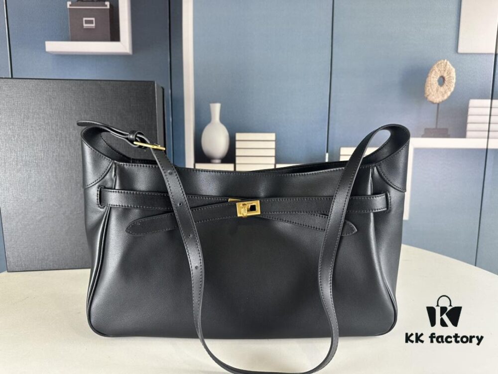 6930e1c16e68136f4d9b237d New Balenciaga Winter 24 Collection Re-see Shoulder Bucket Bag, Full-Grain Leather, Minimalist Luxury Design, Upcycled Motorcycle Glove Handbag with Keychain Closure, Effortlessly Chic Look
