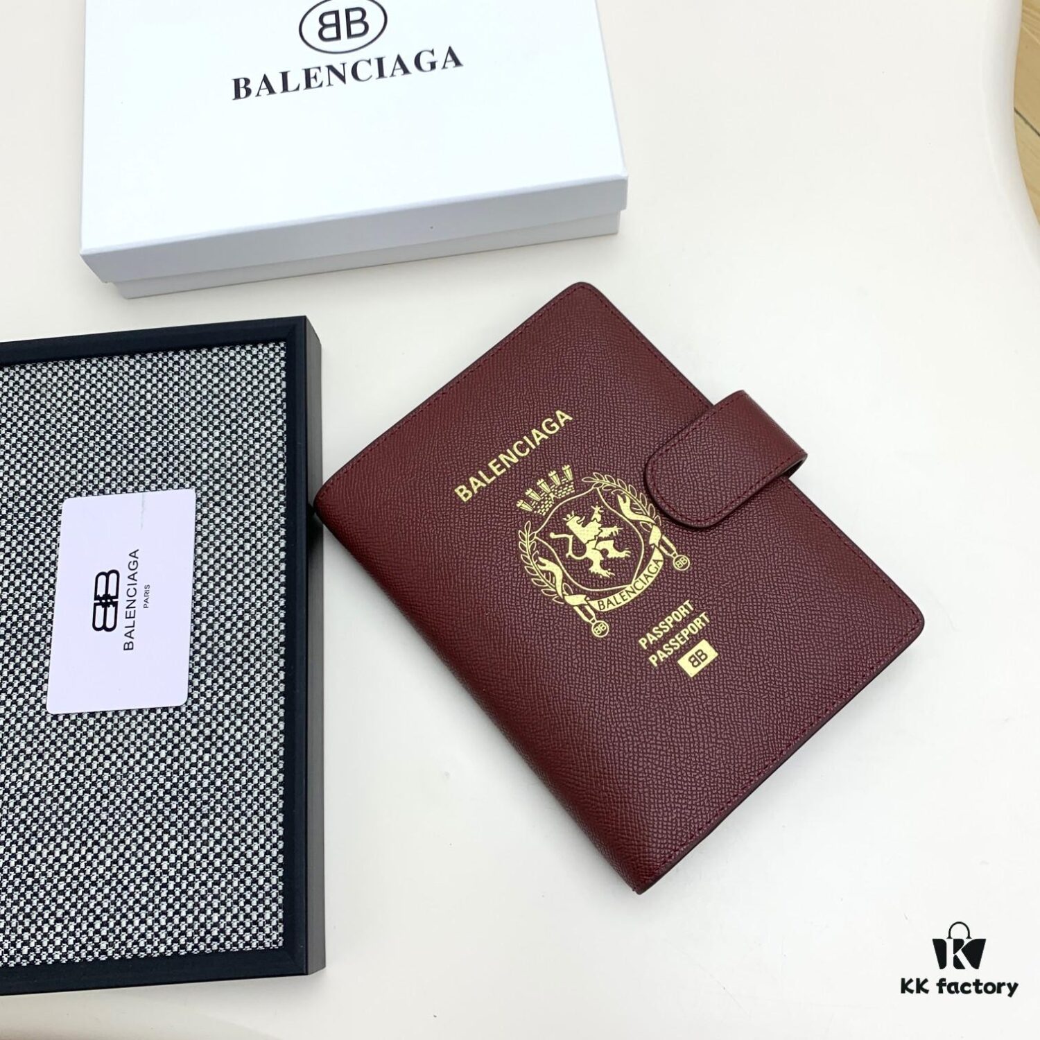 6930e1c86e68136f4d9b2386 BALENCIAGA Notepad ✉️ Boutique Edition, Exquisite Smooth Material, Impeccable Craftsmanship, Featuring Card Slots and Interior Compartments, Size 15x19x4cm