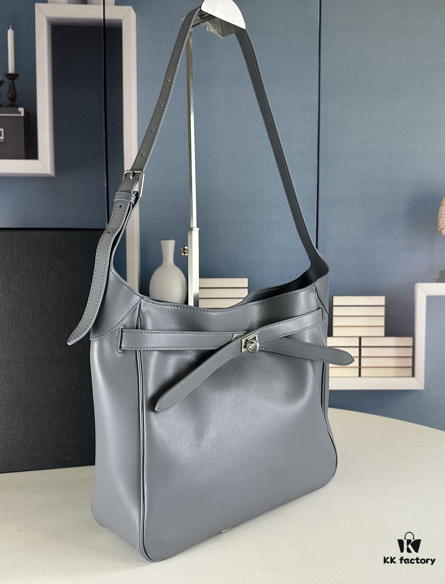 6930e1ca6e68136f4d9b238c New Balenciaga Winter 24 Collection Re-see Shoulder Bucket Bag, Top Grain Leather, Minimalist Luxury Design, Upcycled Motorcycle Glove Handbag with Keychain Closure, Effortless Chic Style