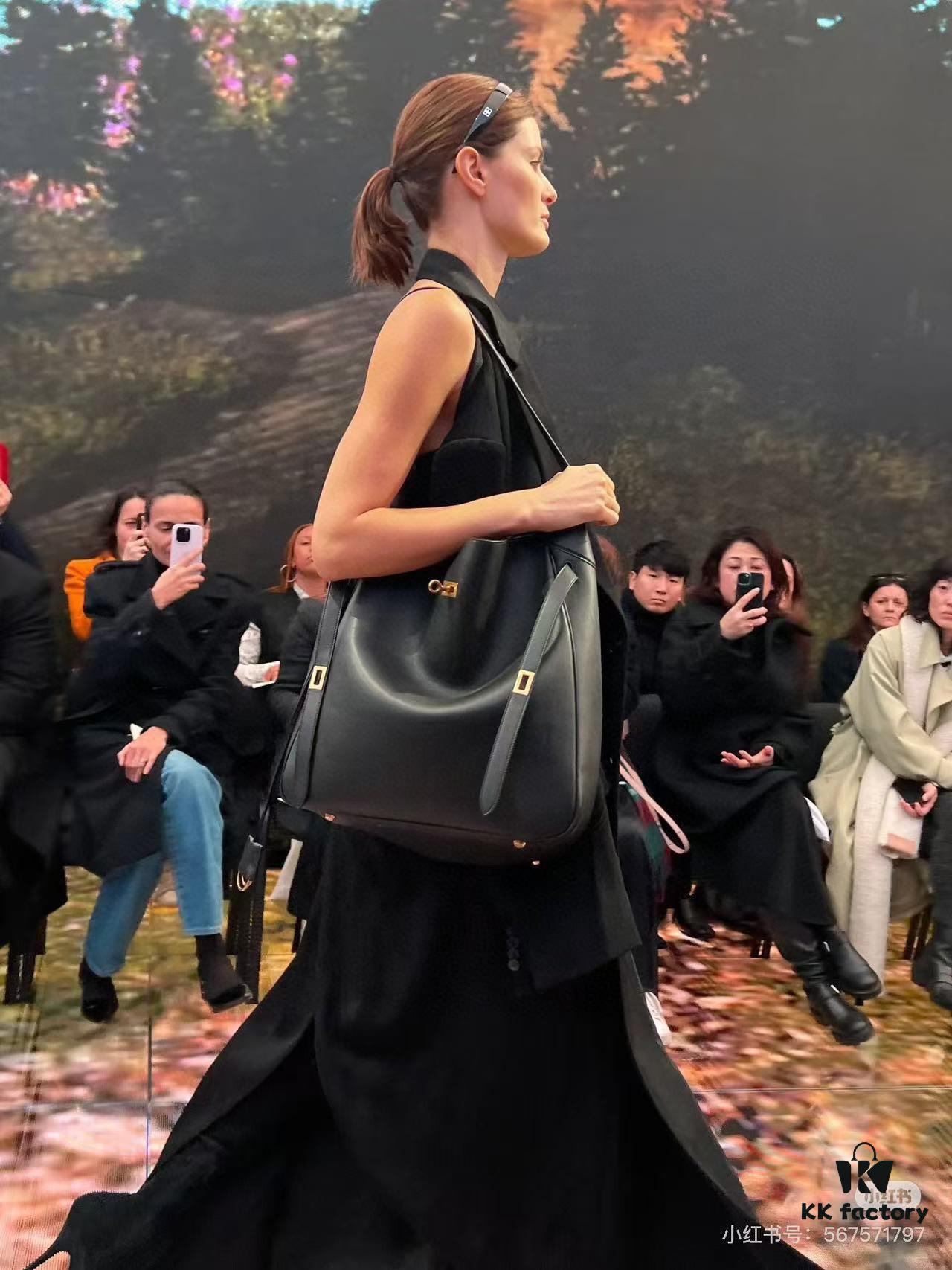 6930e2346e68136f4d9b241e New Balenciaga Winter 24 Collection Re-See Shoulder Bucket Bag, Top-Grain Leather, Minimalist Luxury Design, Upcycled Motorbike Glove Handbag with Keychain Closure, Effortless Chic Style