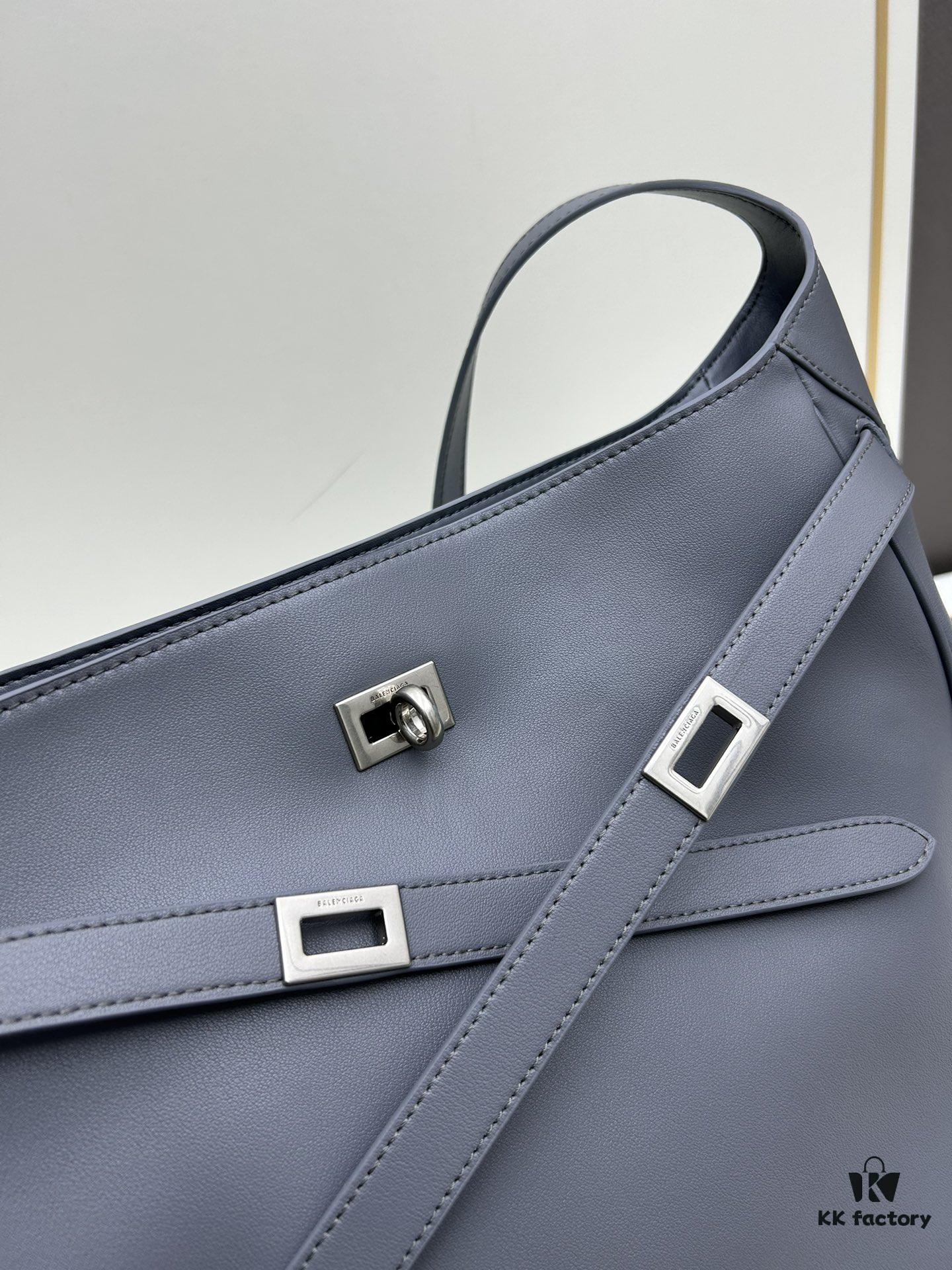 6930e2476e68136f4d9b2434 New BALENCIAGA Winter 24 Collection Re-See Shoulder Bucket Bag, Full-Grain Leather, Minimalist Luxury Design, Upcycled Motorbike Glove Handbag with Keychain Closure, Elegant and Sophisticated, Size 30x25x10