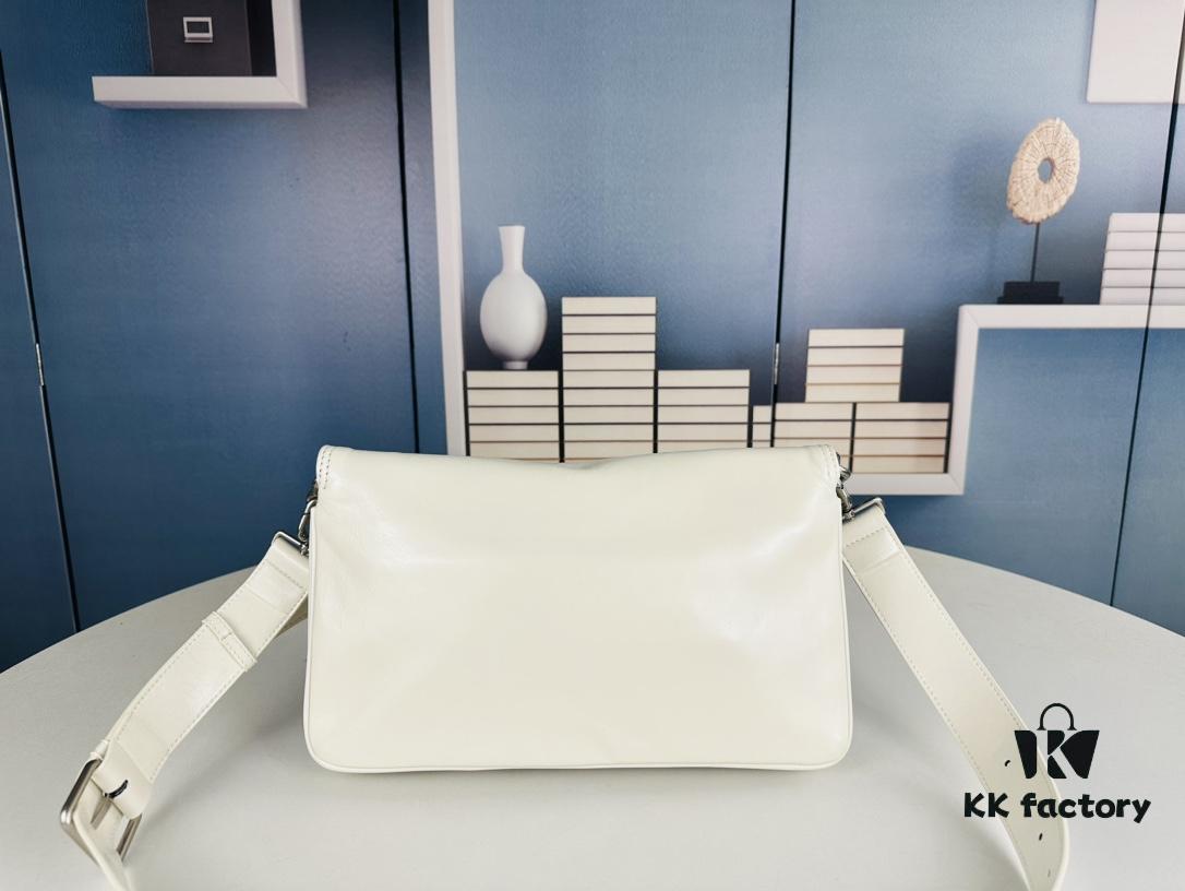 6930e2ce6e68136f4d9b2501 Medium Size 💰 Latest Hot-Selling Balenciaga New Soft Bag, Premium Full-Grain Leather, Soft and Luxurious Texture, Stylish Metal Chain Strap, Spacious Interior, Heavy-Duty BB Metal Hardware