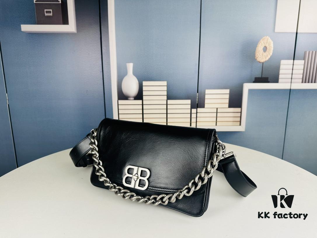 Medium Size 💰 Latest Hot-Selling Balenciaga New Soft Bag, Premium Full-Grain Leather, Soft and Exquisite Texture, Stylish Metal Chain Strap, Spacious Capacity