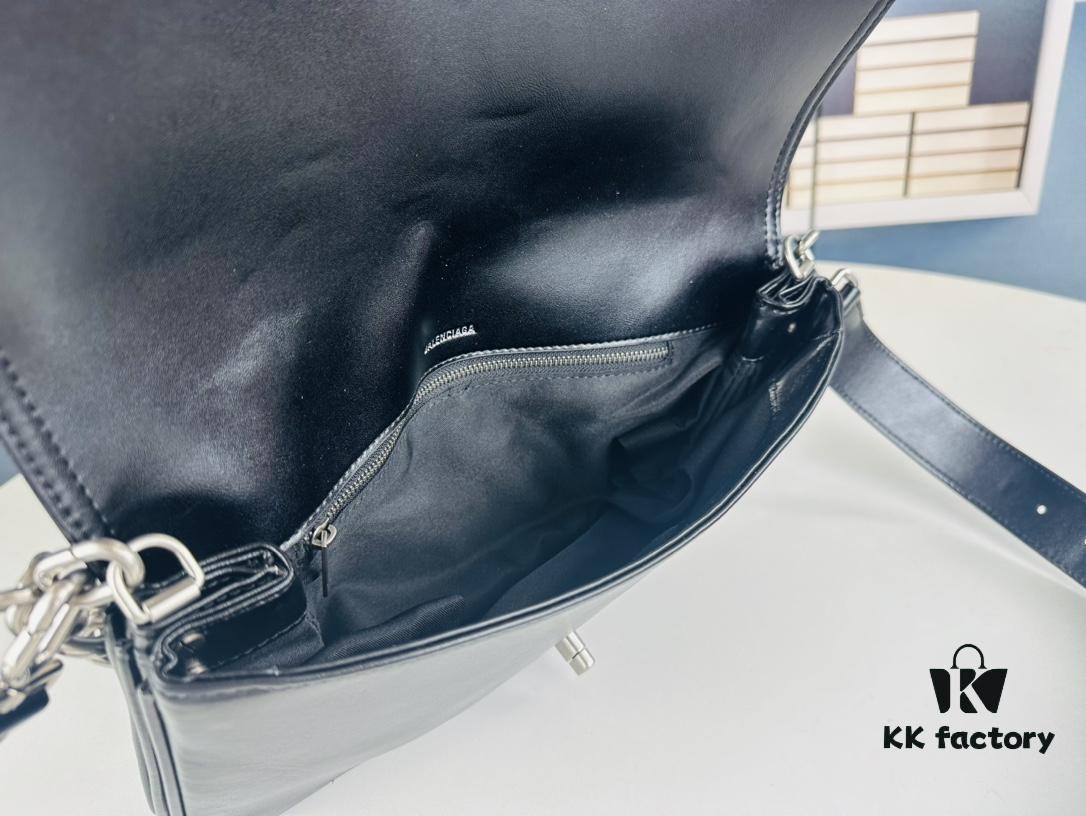 Medium Size 💰 Latest Hot-Selling Balenciaga New Soft Bag, Premium Full-Grain Leather, Soft and Exquisite Texture, Stylish Metal Chain Strap, Spacious Capacity