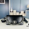 Medium Size 💰 Latest Hot-Selling Balenciaga New Soft Bag, Premium Full-Grain Leather, Soft and Exquisite Texture, Stylish Metal Chain Strap, Spacious Capacity