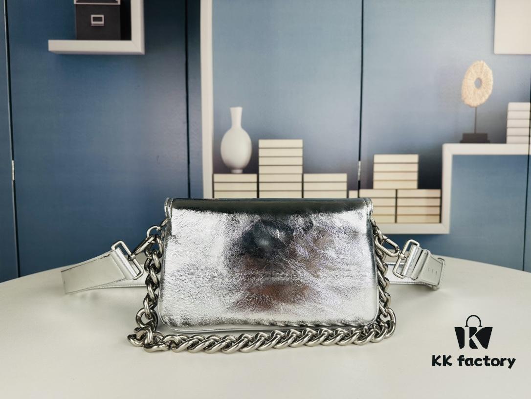 6930e31a6e68136f4d9b2570 Small Size Latest Hot-Selling Balenciaga New Soft Bag, Premium Full-Grain Leather, Soft and Fine Texture, Stylish Metal Chain Strap, 23x14x6cm