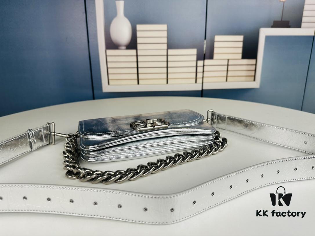 6930e31a6e68136f4d9b2571 Small Size Latest Hot-Selling Balenciaga New Soft Bag, Premium Full-Grain Leather, Soft and Fine Texture, Stylish Metal Chain Strap, 23x14x6cm
