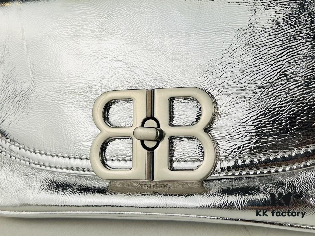 6930e31c6e68136f4d9b2572 Small Size Latest Hot-Selling Balenciaga New Soft Bag, Premium Full-Grain Leather, Soft and Fine Texture, Stylish Metal Chain Strap, 23x14x6cm