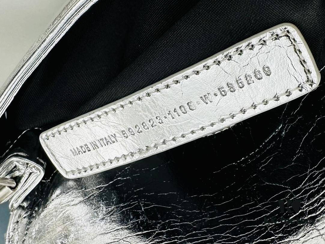 6930e31d6e68136f4d9b2575 Small Size Latest Hot-Selling Balenciaga New Soft Bag, Premium Full-Grain Leather, Soft and Fine Texture, Stylish Metal Chain Strap, 23x14x6cm
