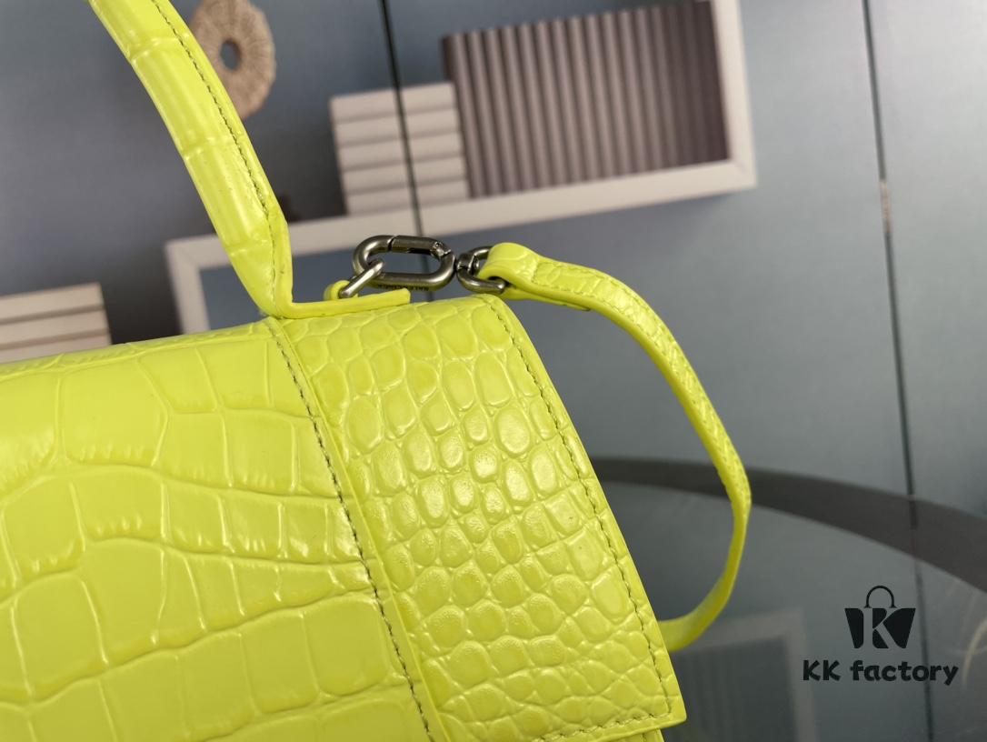 6930e33a6e68136f4d9b25ab New Large/Small 235 Balencia Paris, This Season's Highlight: Tote Bag with Hourglass Silhouette in Plain Weave