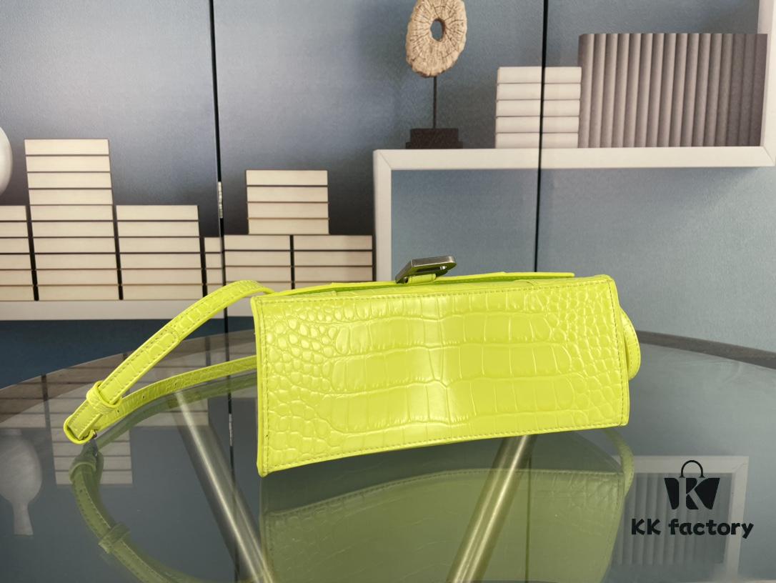 6930e33b6e68136f4d9b25ac New Large/Small 235 Balencia Paris, This Season's Highlight: Tote Bag with Hourglass Silhouette in Plain Weave
