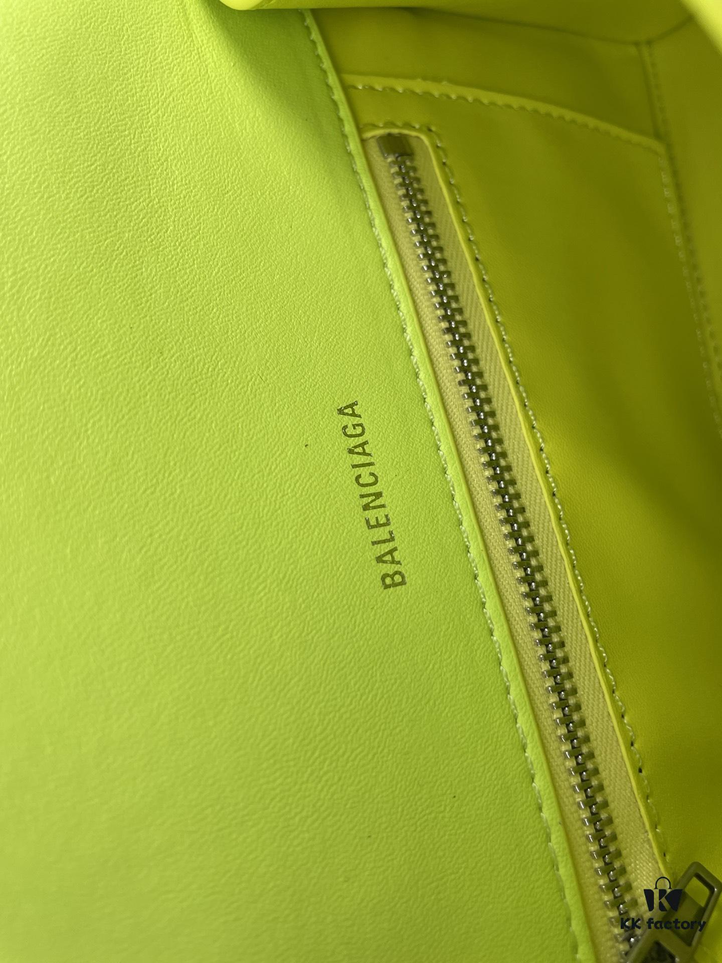 6930e33d6e68136f4d9b25b2 New Large/Small 235 Balencia Paris, This Season's Highlight: Tote Bag with Hourglass Silhouette in Plain Weave