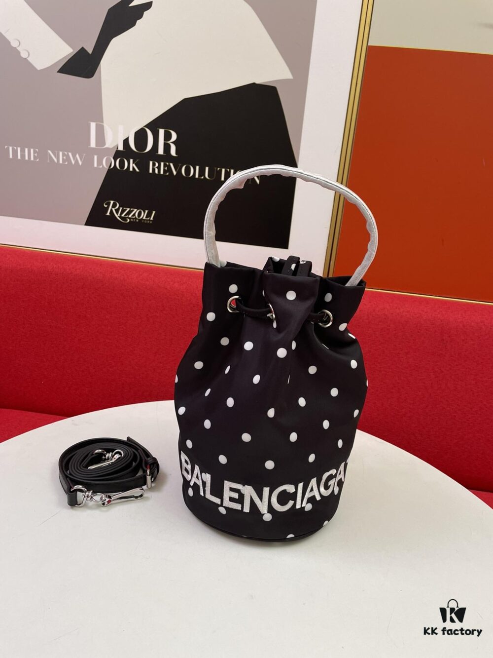 6930e3fa6e68136f4d9b26df BALENCIAGA Spring Summer New Arrival NAVY CABAS Bucket Bag