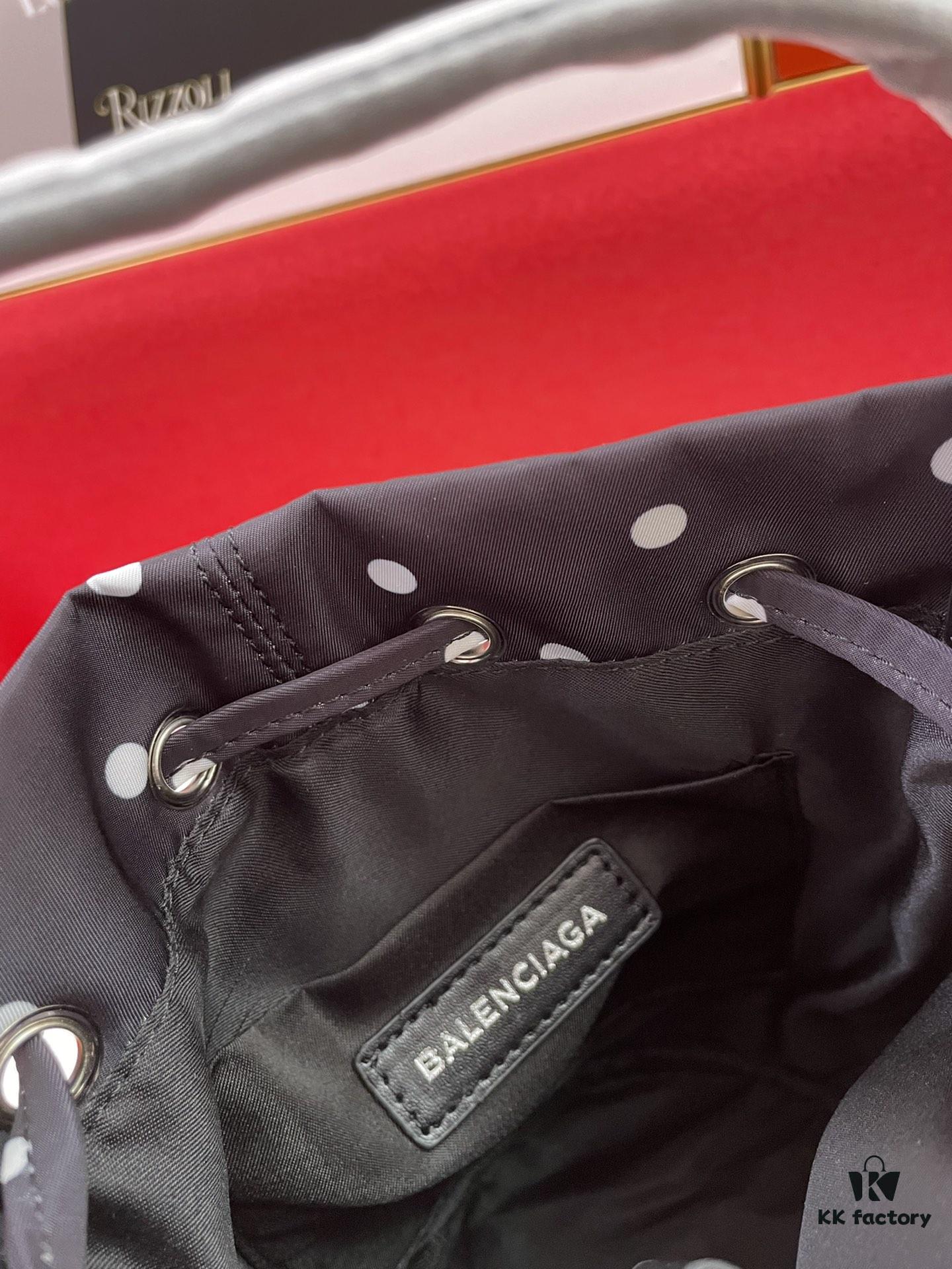 6930e3ff6e68136f4d9b26e7 BALENCIAGA Spring Summer New Arrival NAVY CABAS Bucket Bag
