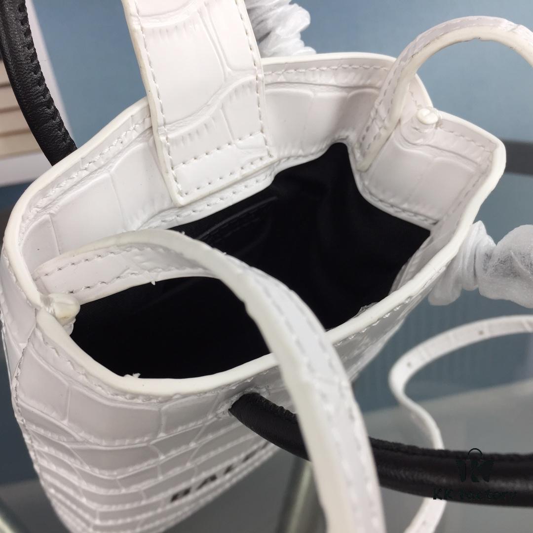 6930e4236e68136f4d9b2726 Crocodile Texture 🔥Balenciaga Phone Bag