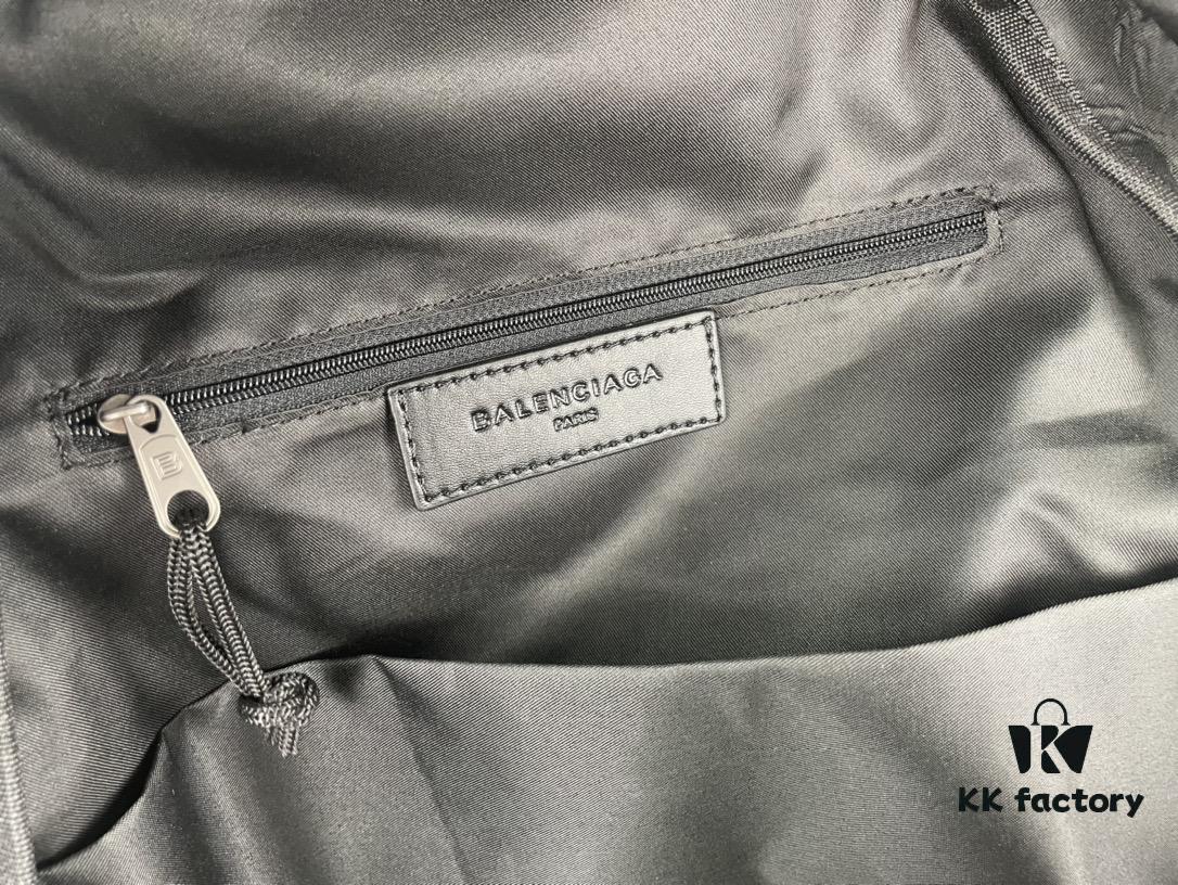 6930e42b6e68136f4d9b272f New Arrival BALENCIAGA Paris Fashion Backpack, High-Quality Screen-Printed Cotton Canvas Bag with Zippered Front Compartment