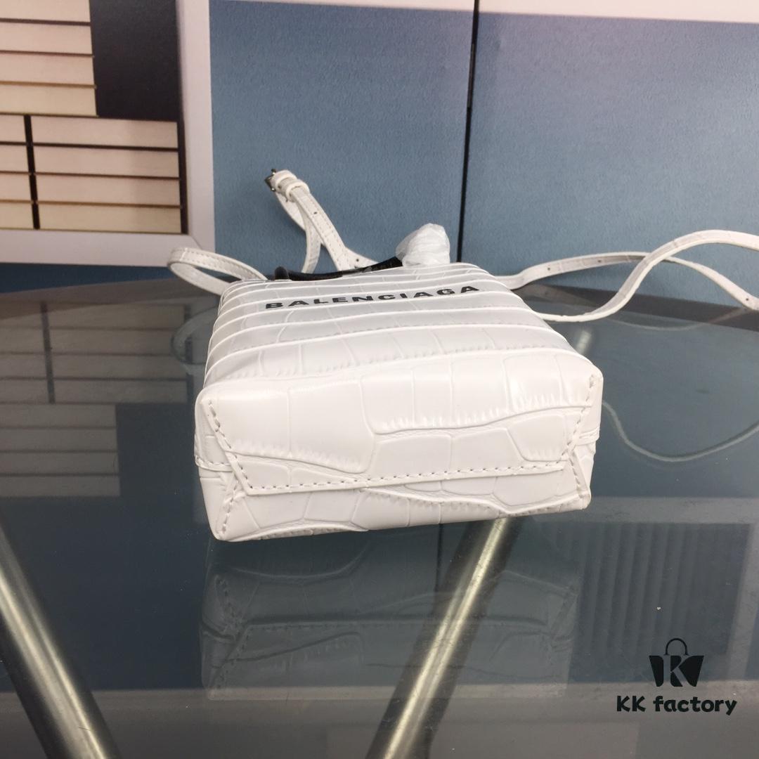 6930e4306e68136f4d9b2737 Crocodile Texture 🔥Balenciaga Phone Bag