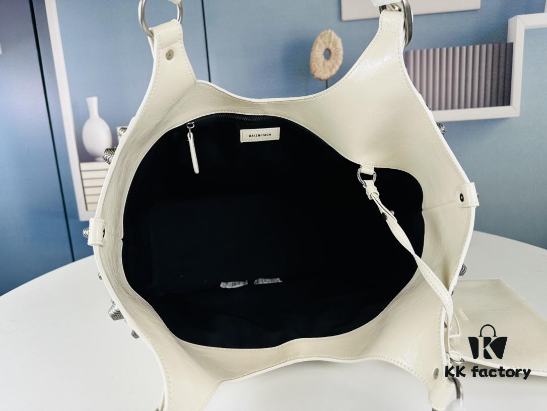Balenciaga's New Large Tote from Fall 2023 Collection