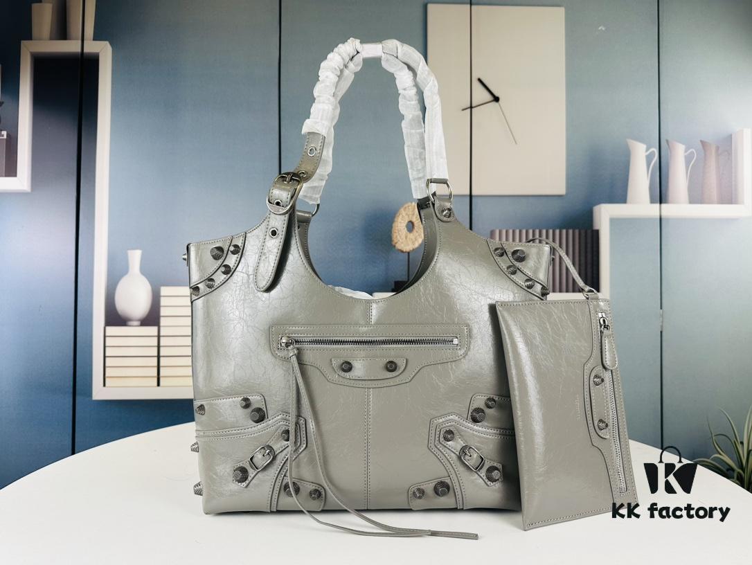 6930e4376e68136f4d9b2744 Balenciaga Motorcycle Tote Bag from Fall 23 Collection