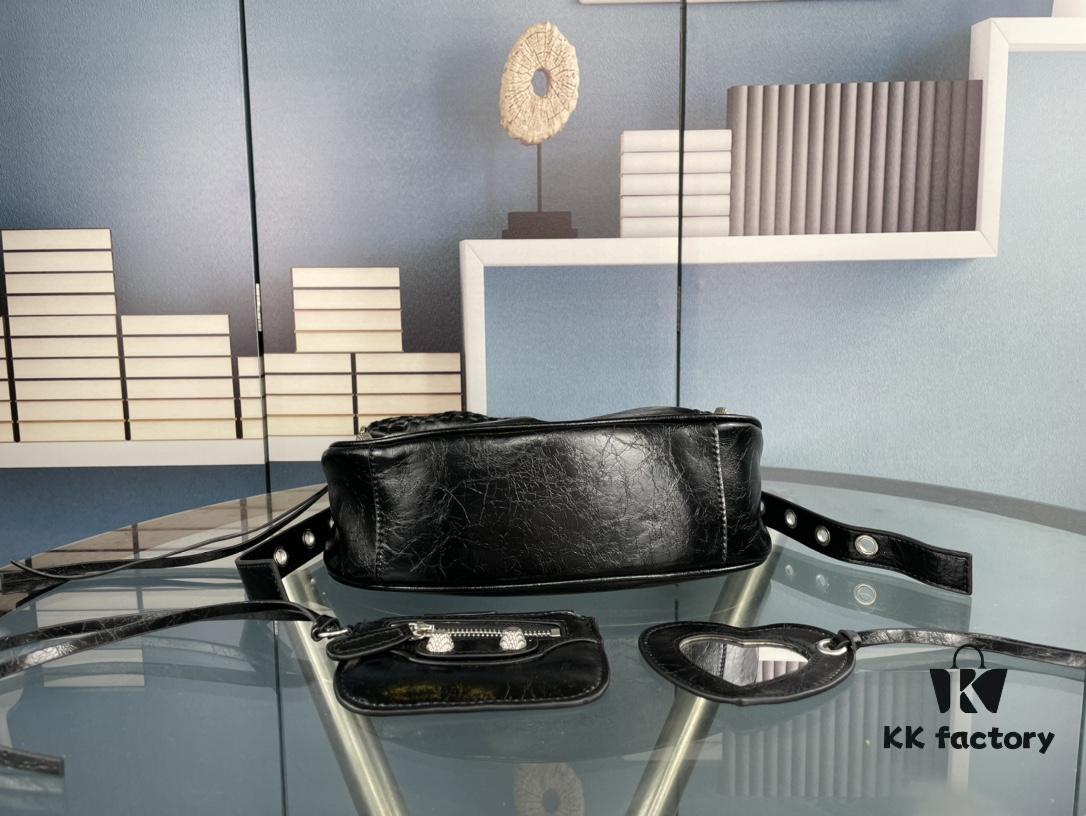 6930e4456e68136f4d9b275b Balenciaga Le Cagole Crescent Shoulder Bag - Small Size