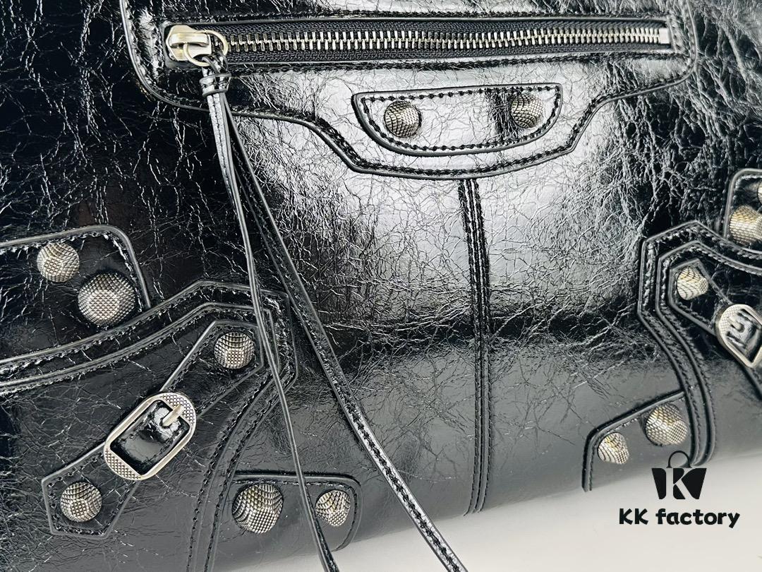6930e45c6e68136f4d9b2774 Balenciaga's New Large Tote from Fall 23 Collection